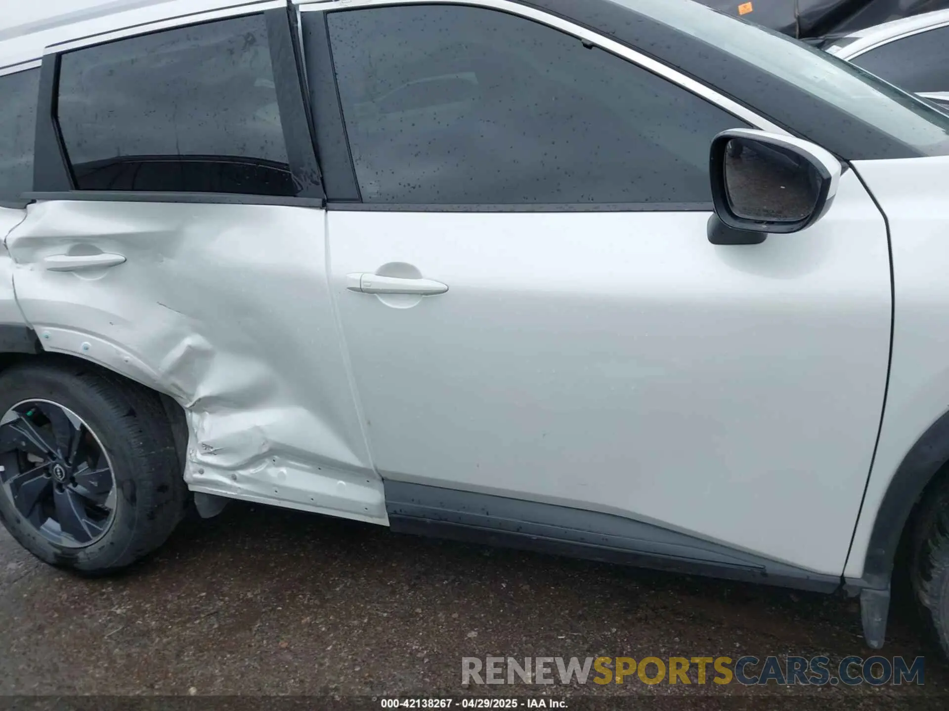 13 fotografías del automóvil dañado 5N1BT3BA8RC744847 NISSAN ROGUE 2024