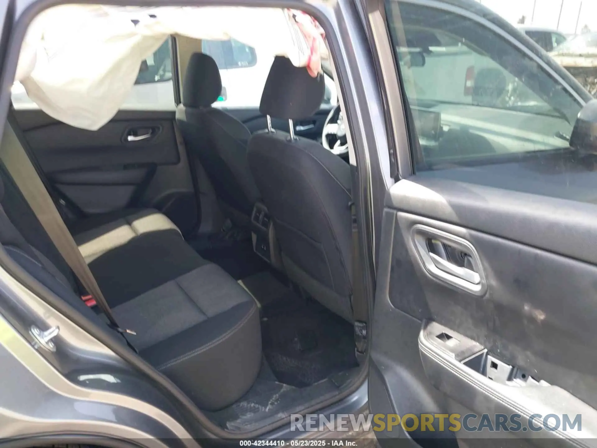 8 fotografías del automóvil dañado 5N1BT3BB1RC708927 NISSAN ROGUE 2024