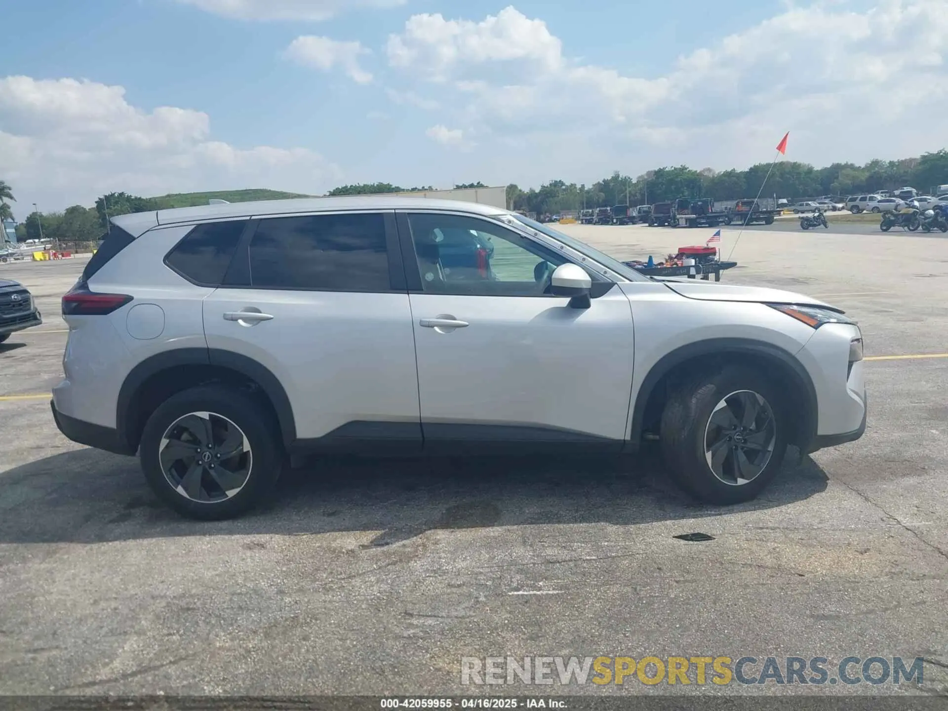 13 fotografías del automóvil dañado 5N1BT3BB8RC692063 NISSAN ROGUE 2024