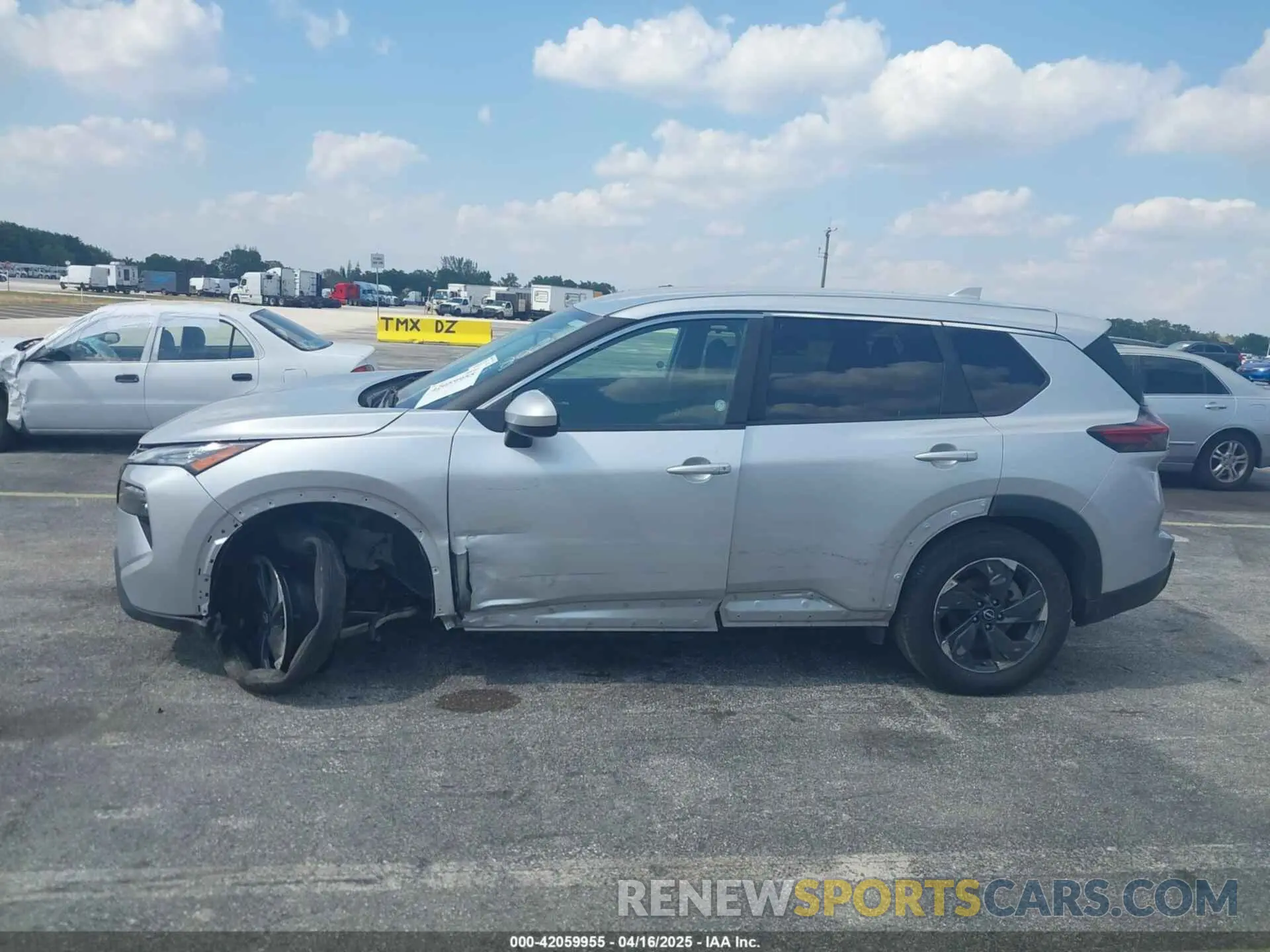 14 fotografías del automóvil dañado 5N1BT3BB8RC692063 NISSAN ROGUE 2024