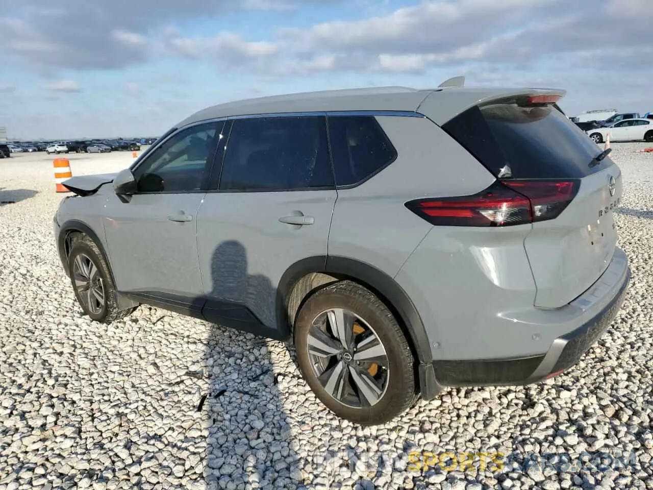 2 fotografías del automóvil dañado 5N1BT3CA2RC730053 NISSAN ROGUE 2024