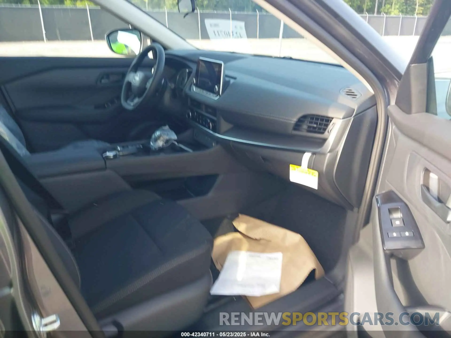 5 fotografías del automóvil dañado 5N1BT3AA2SC850069 NISSAN ROGUE 2025