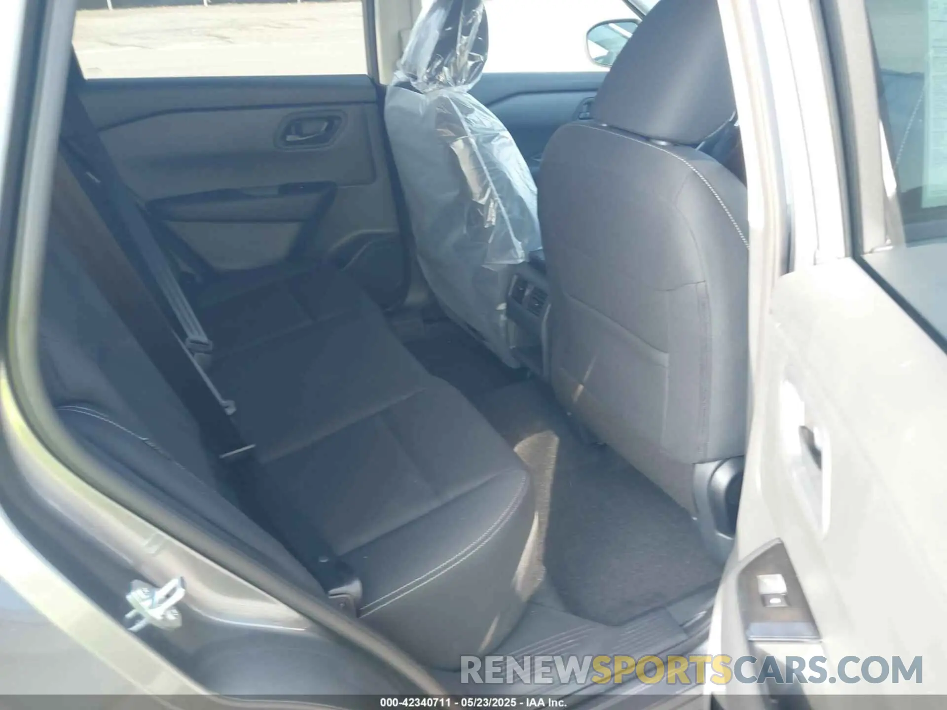 8 fotografías del automóvil dañado 5N1BT3AA2SC850069 NISSAN ROGUE 2025