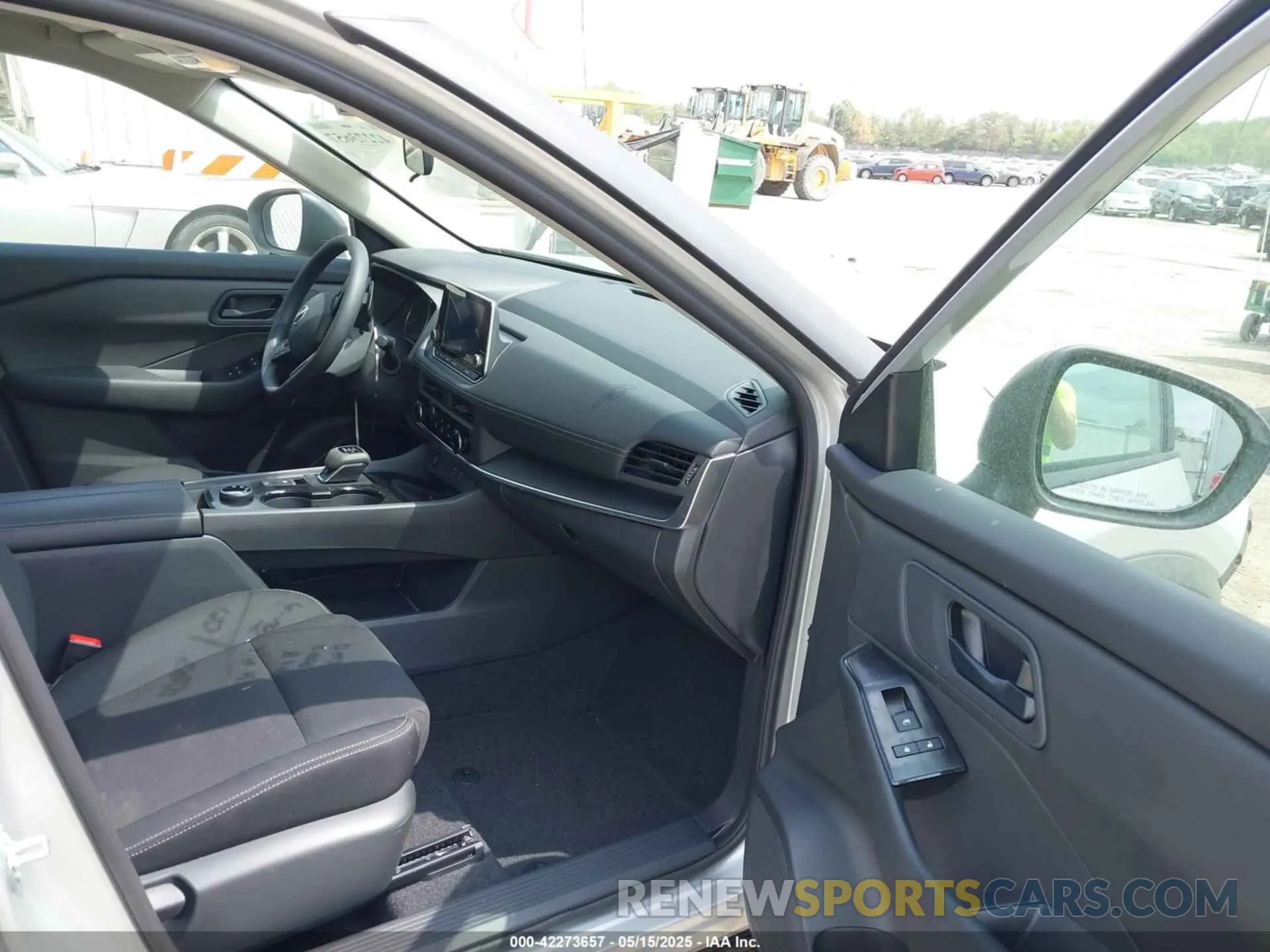 5 fotografías del automóvil dañado 5N1BT3AB4SC834268 NISSAN ROGUE 2025
