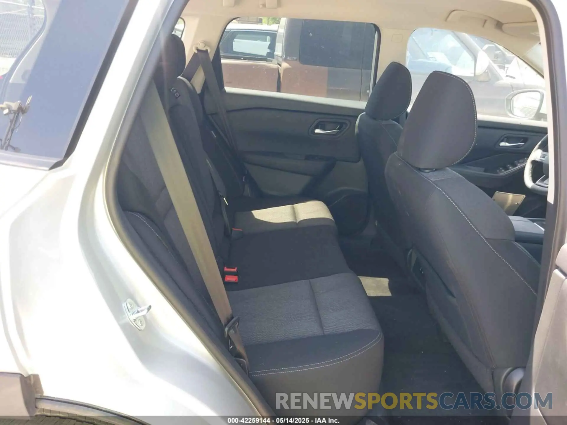 8 fotografías del automóvil dañado 5N1BT3BA1SC817949 NISSAN ROGUE 2025