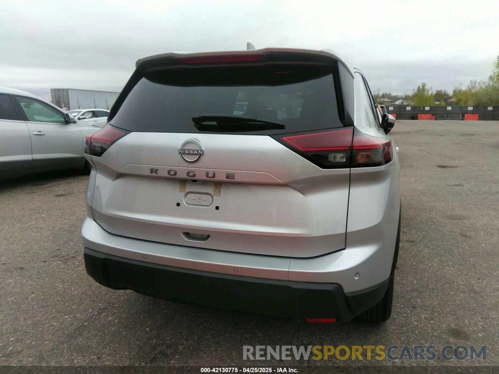 16 fotografías del automóvil dañado 5N1BT3BA5SC804363 NISSAN ROGUE 2025