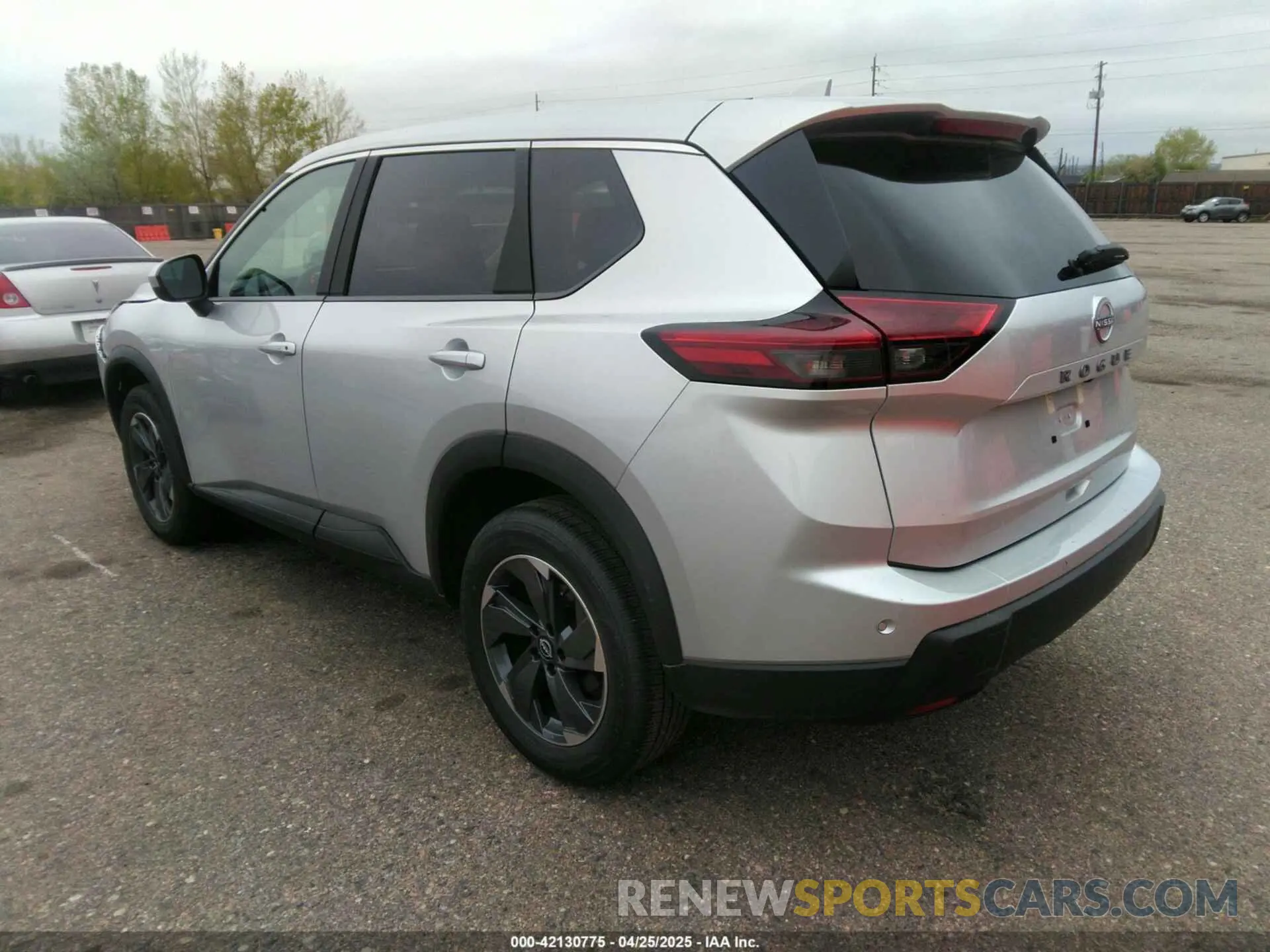 3 fotografías del automóvil dañado 5N1BT3BA5SC804363 NISSAN ROGUE 2025