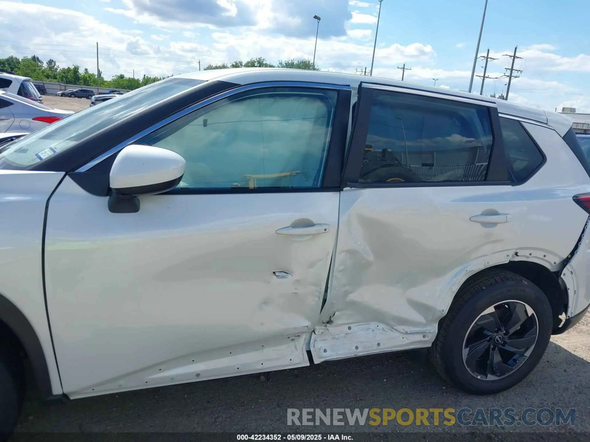 6 fotografías del automóvil dañado 5N1BT3BA5SC828212 NISSAN ROGUE 2025