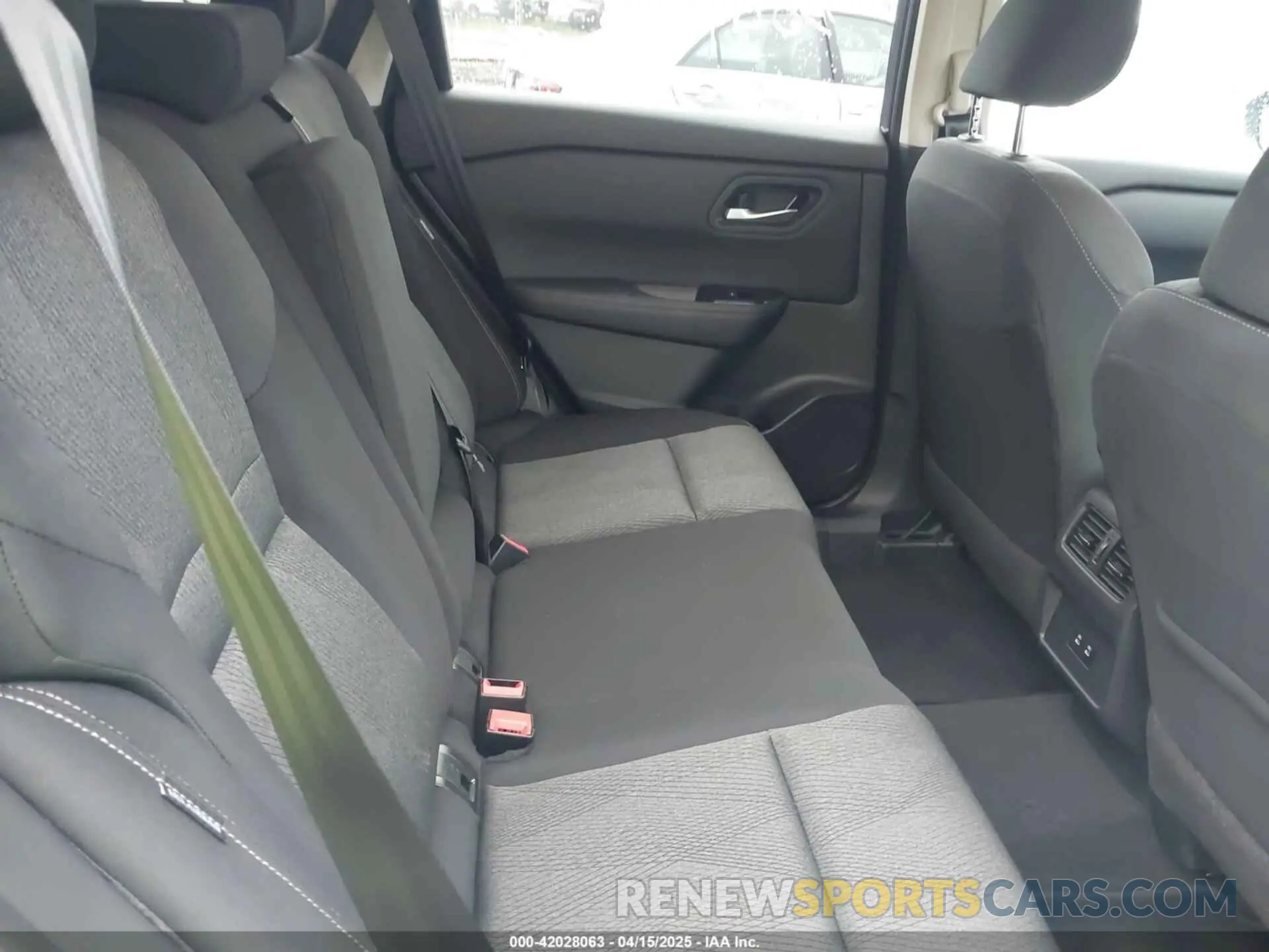 8 fotografías del automóvil dañado 5N1BT3BA6SC817137 NISSAN ROGUE 2025