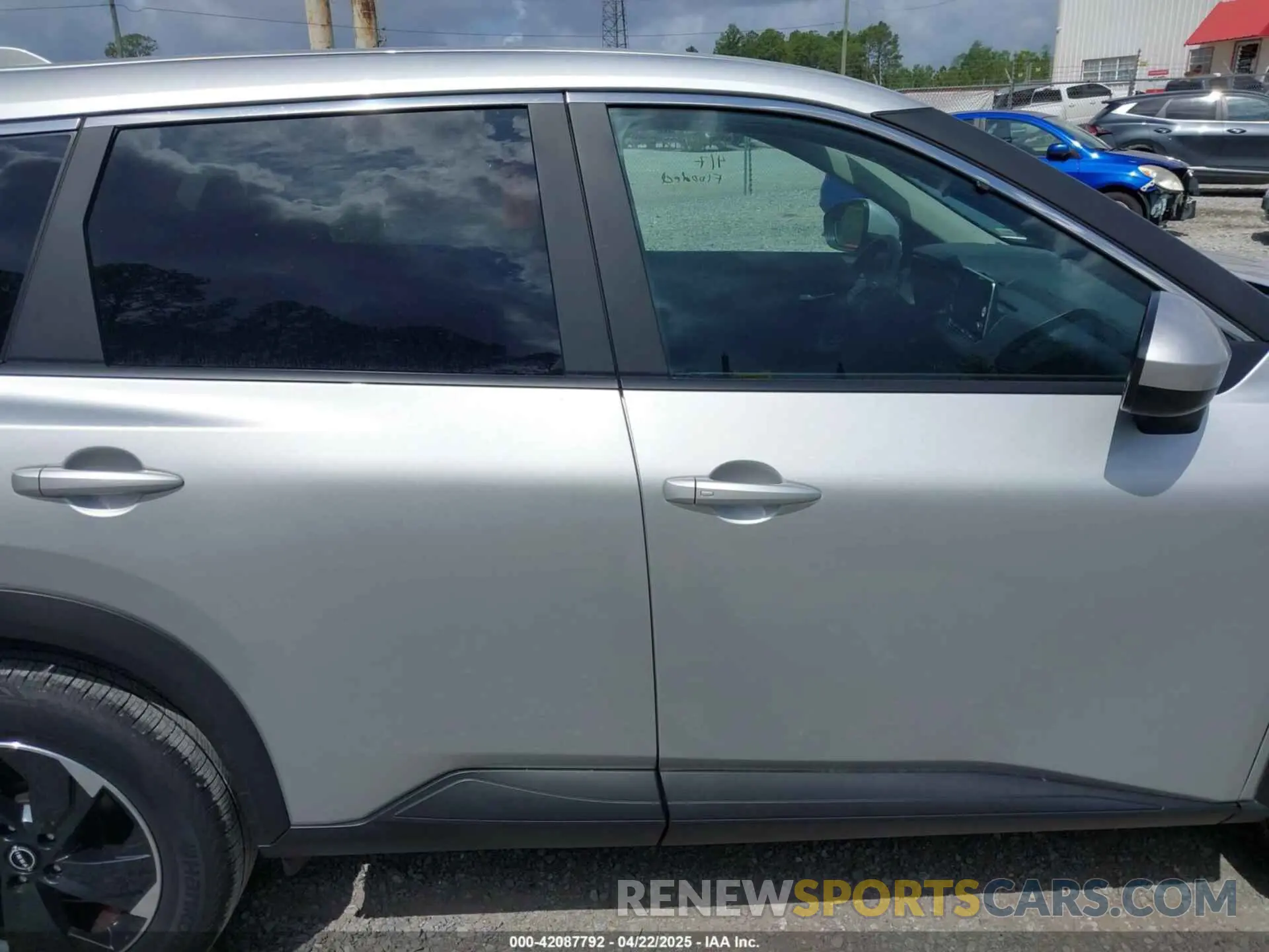 13 fotografías del automóvil dañado 5N1BT3BB0SC779476 NISSAN ROGUE 2025
