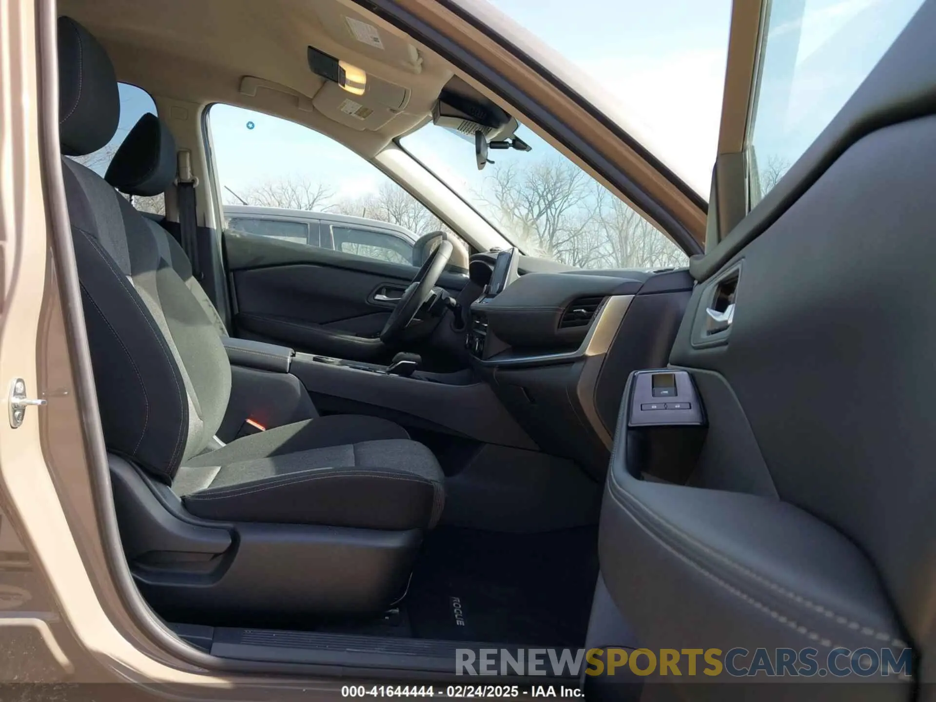 5 fotografías del automóvil dañado 5N1BT3BB1SC782631 NISSAN ROGUE 2025