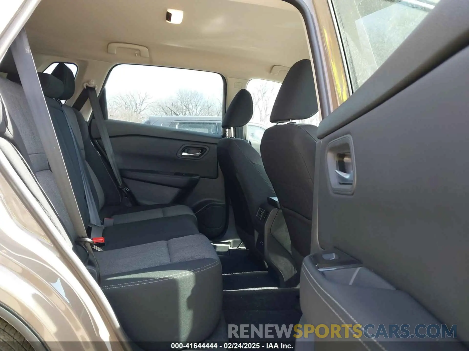 8 fotografías del automóvil dañado 5N1BT3BB1SC782631 NISSAN ROGUE 2025
