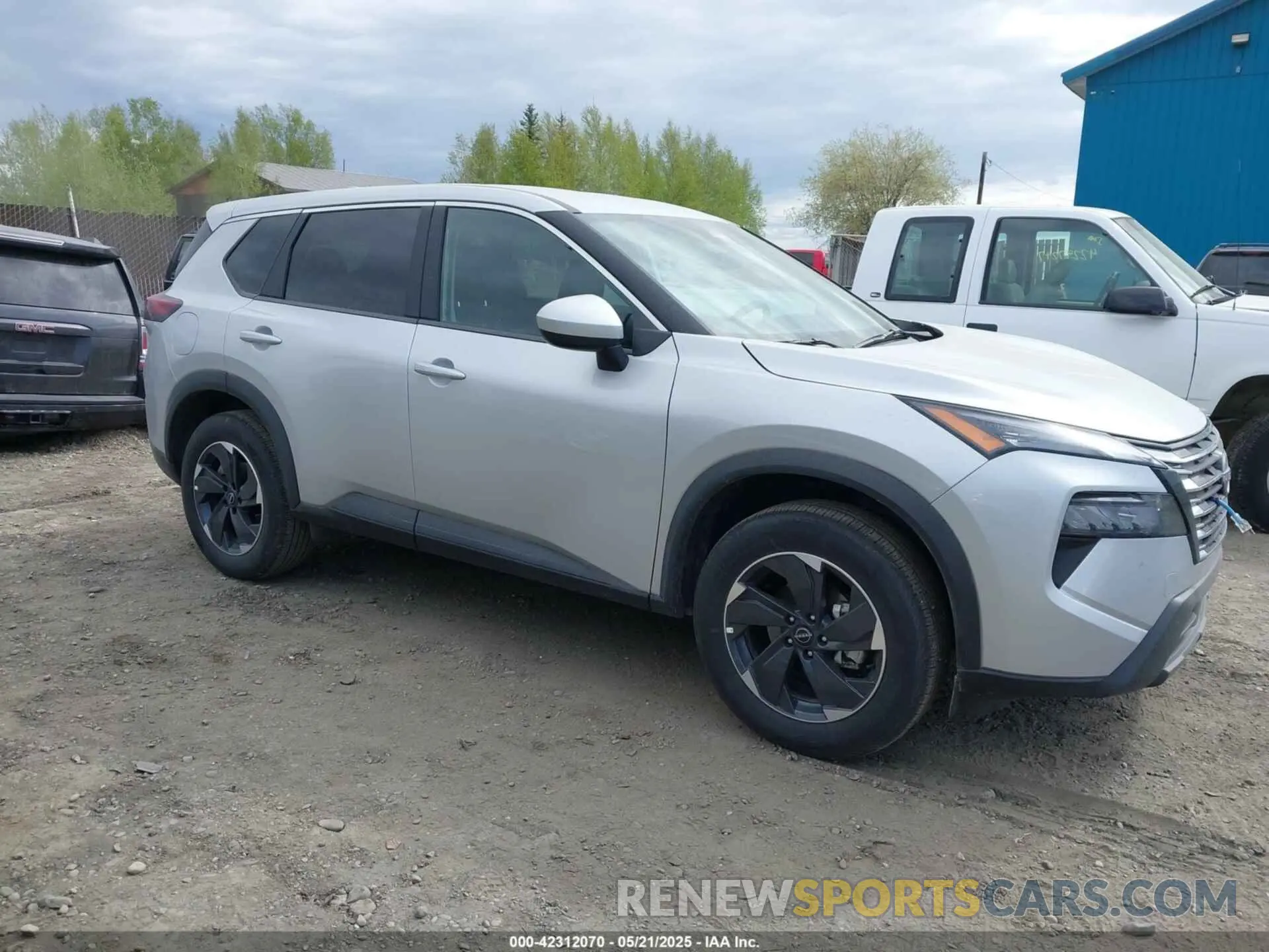 13 fotografías del automóvil dañado 5N1BT3BB2SC807603 NISSAN ROGUE 2025