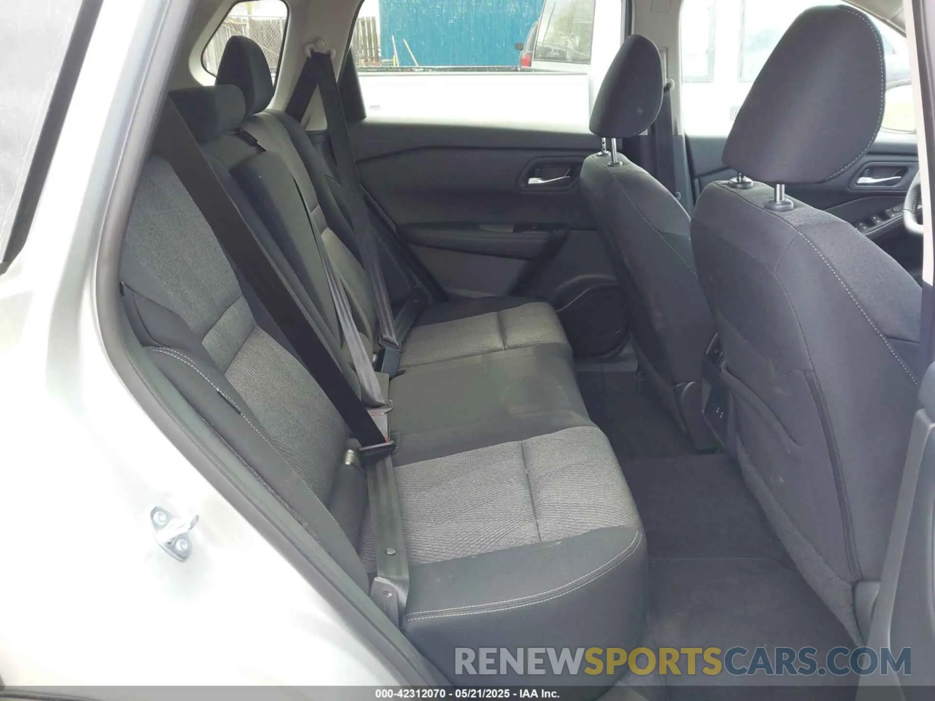 8 fotografías del automóvil dañado 5N1BT3BB2SC807603 NISSAN ROGUE 2025