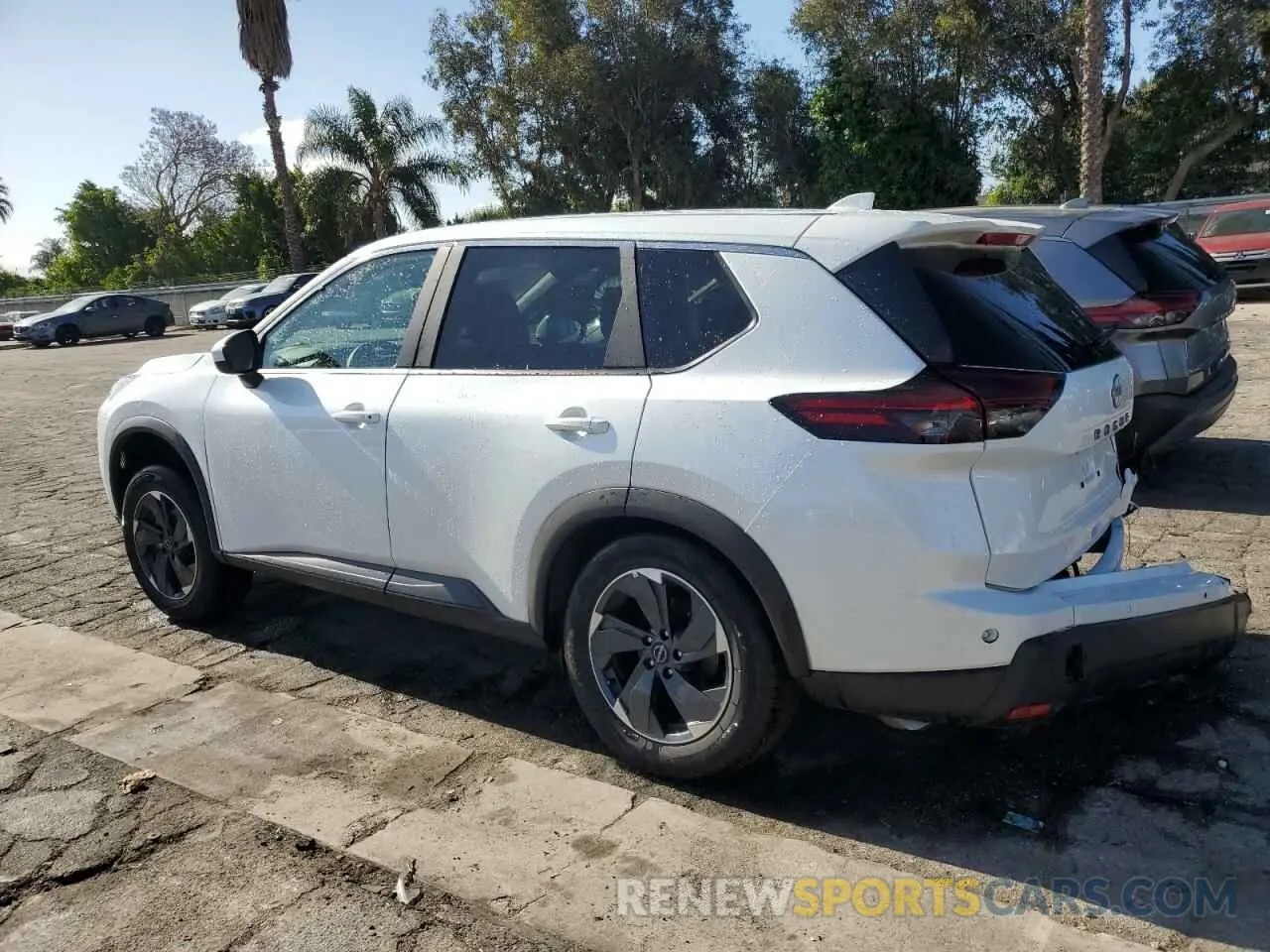 2 fotografías del automóvil dañado 5N1BT3BB4SC810051 NISSAN ROGUE 2025