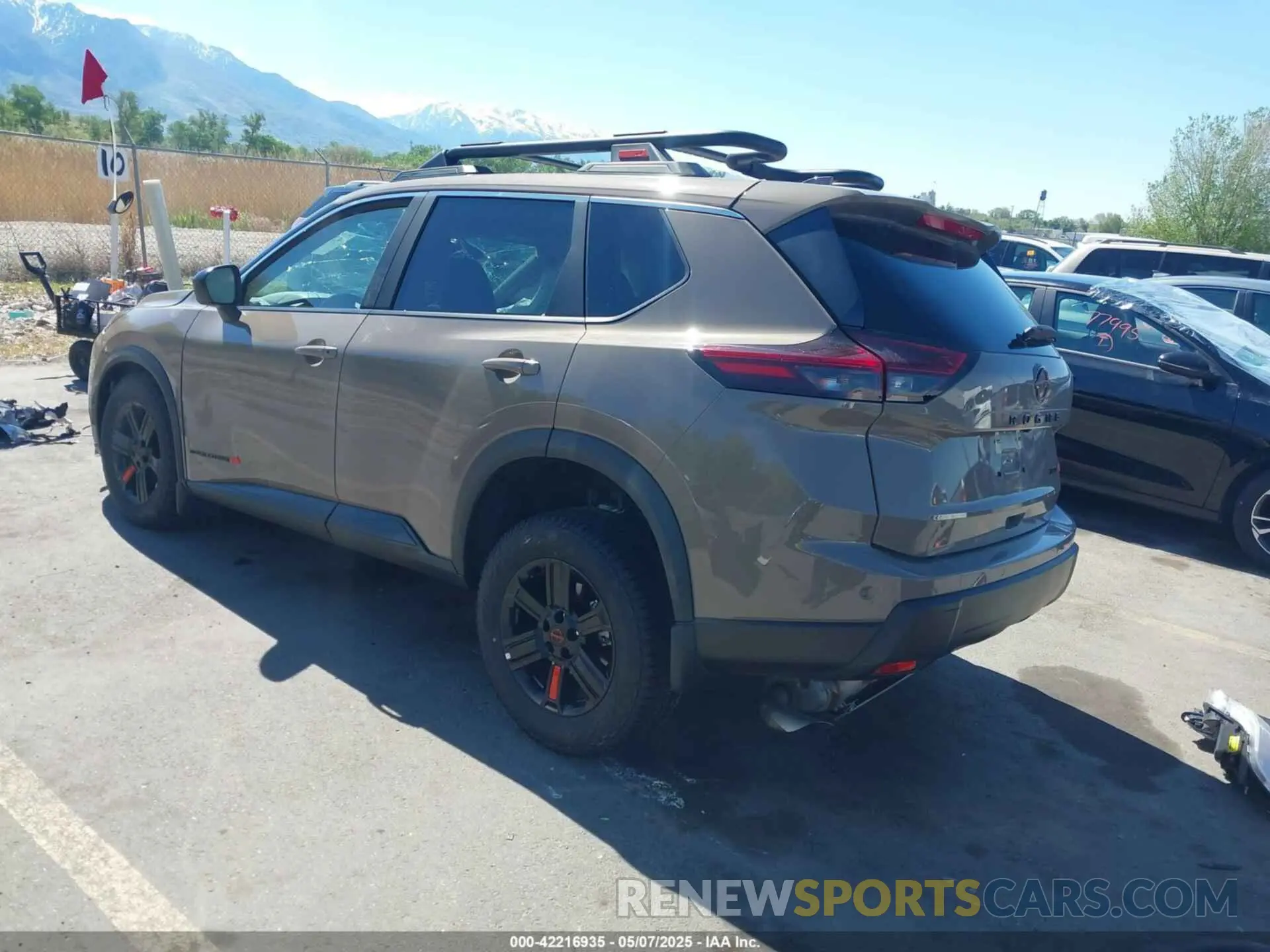3 fotografías del automóvil dañado 5N1BT3BB6SC763850 NISSAN ROGUE 2025