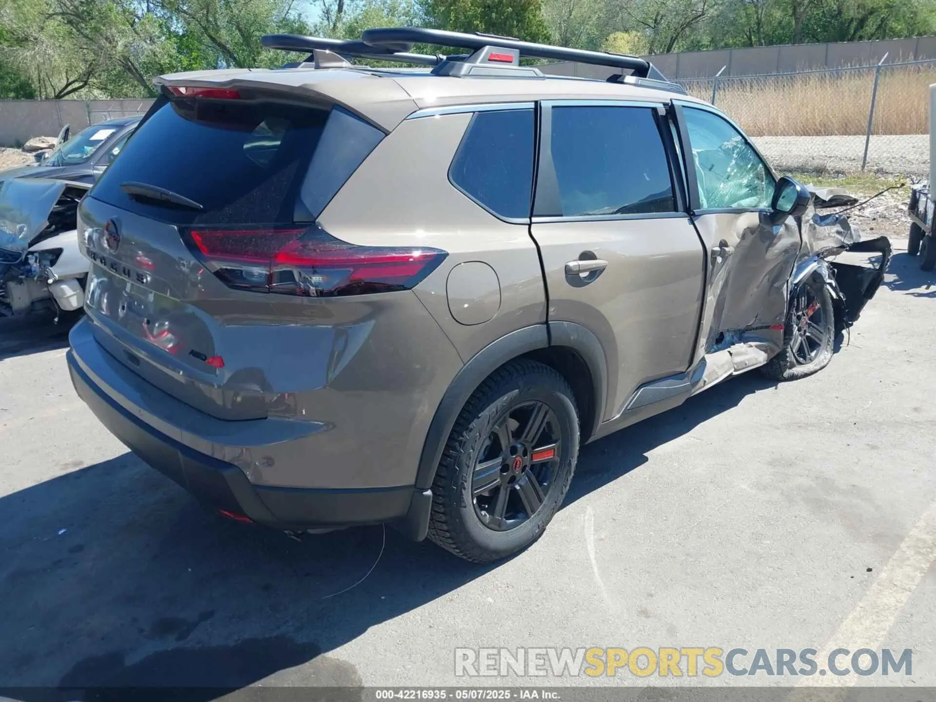 4 fotografías del automóvil dañado 5N1BT3BB6SC763850 NISSAN ROGUE 2025