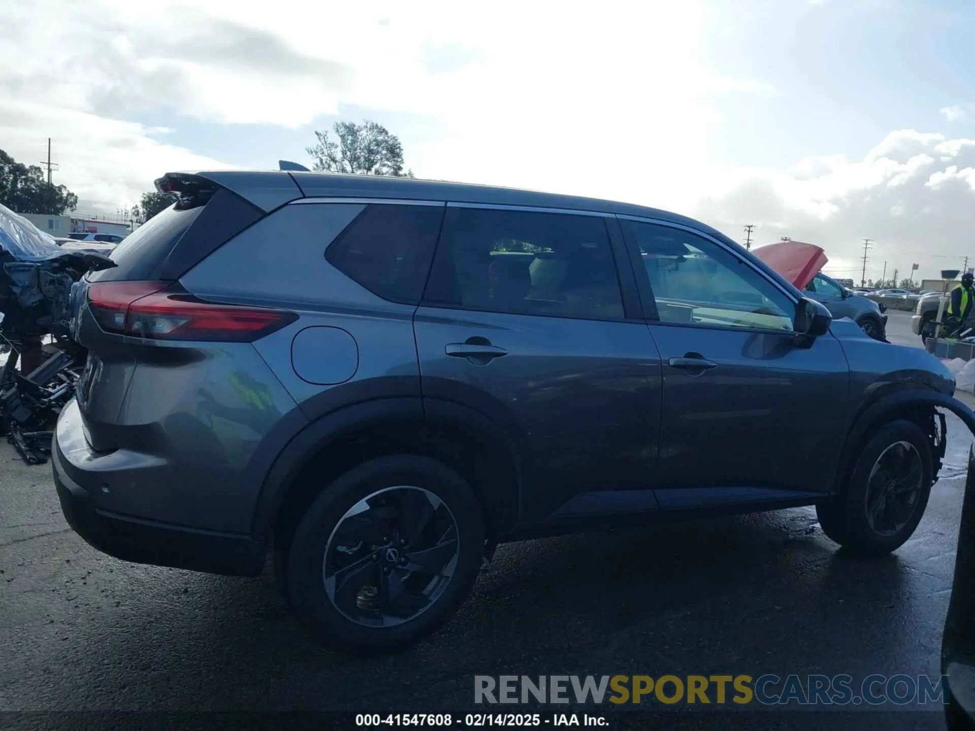 14 fotografías del automóvil dañado JN8BT3BA5SW005433 NISSAN ROGUE 2025