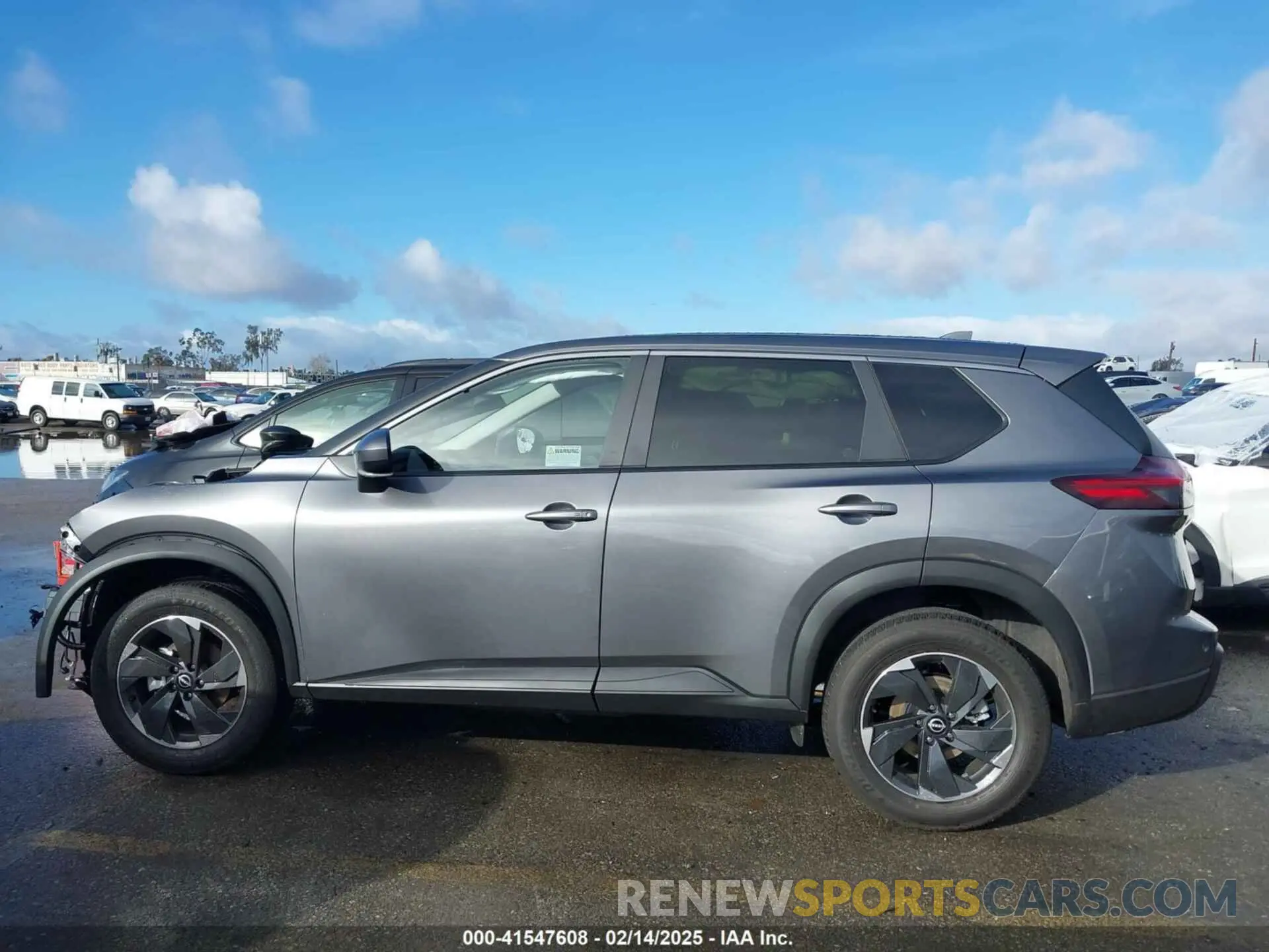 15 fotografías del automóvil dañado JN8BT3BA5SW005433 NISSAN ROGUE 2025