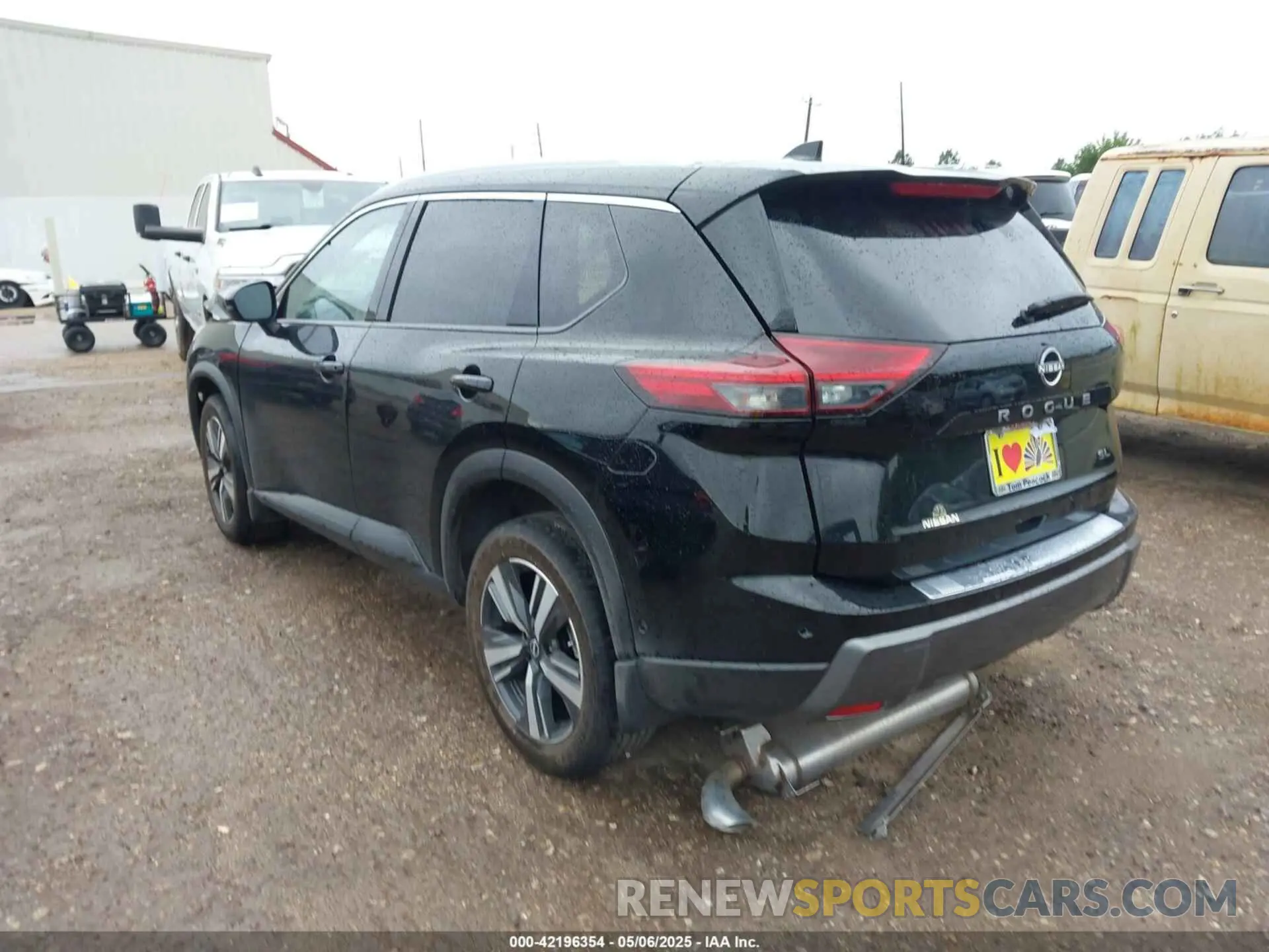 3 fotografías del automóvil dañado JN8BT3CA7SW002063 NISSAN ROGUE 2025