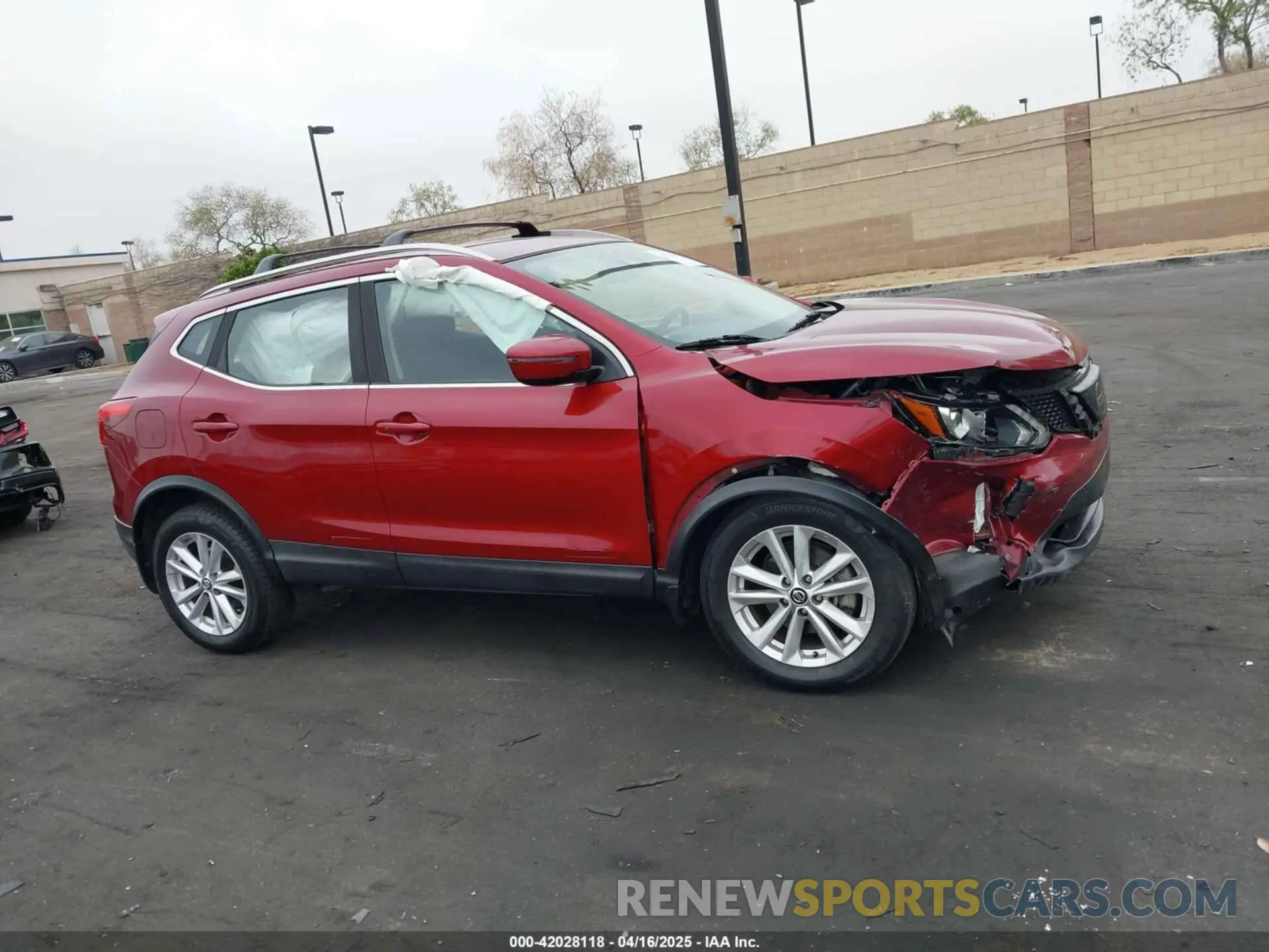14 fotografías del automóvil dañado JN1BJ1CP0KW217135 NISSAN ROGUE SPORT 2019
