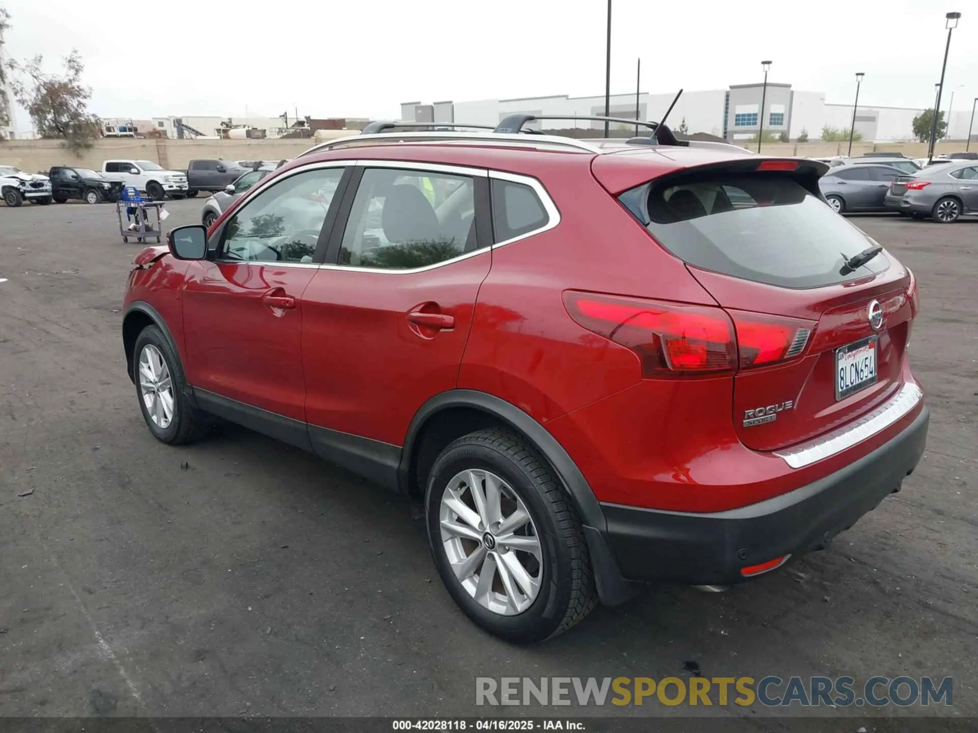 3 fotografías del automóvil dañado JN1BJ1CP0KW217135 NISSAN ROGUE SPORT 2019