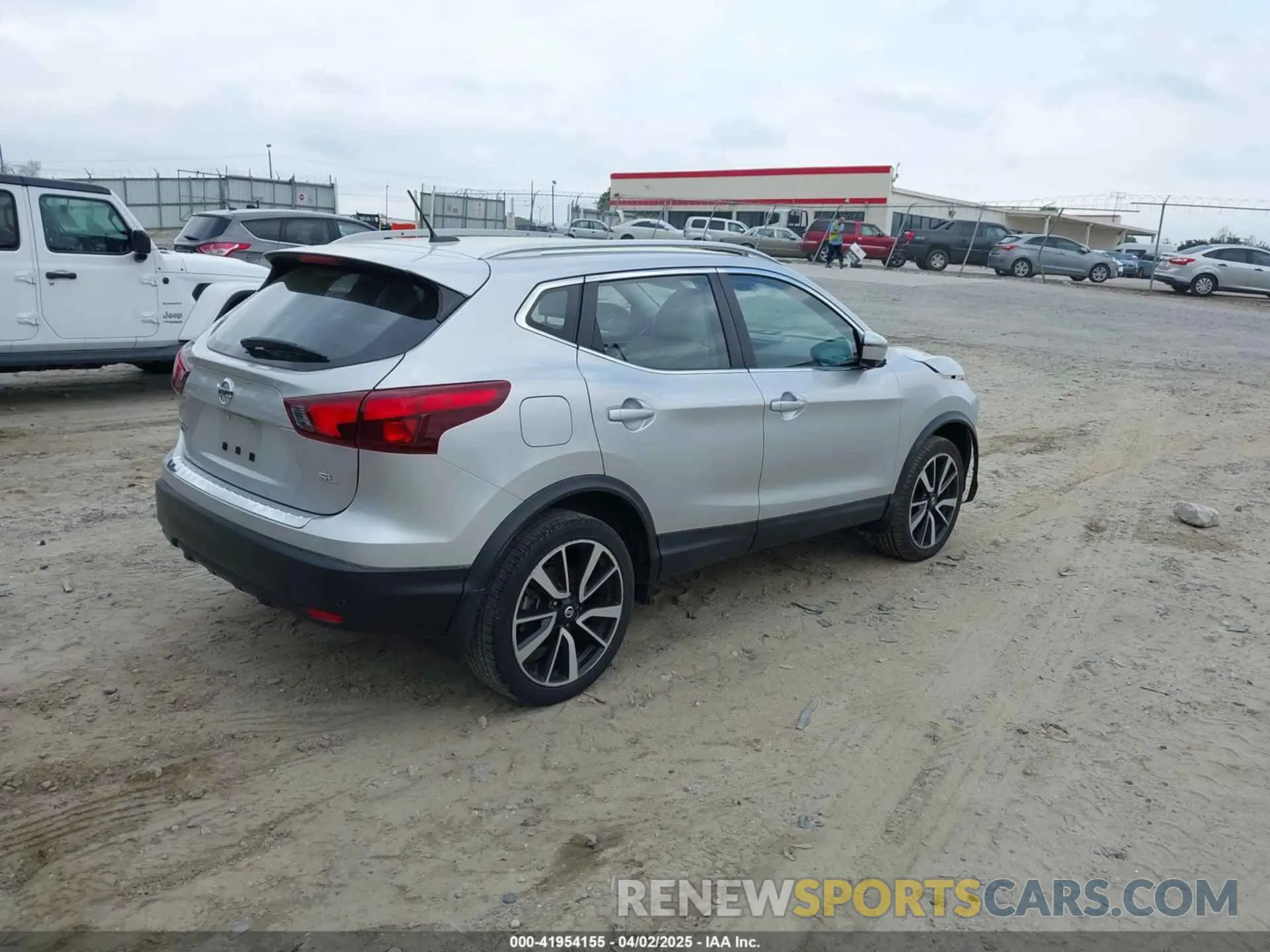 4 fotografías del automóvil dañado JN1BJ1CP0KW234324 NISSAN ROGUE SPORT 2019