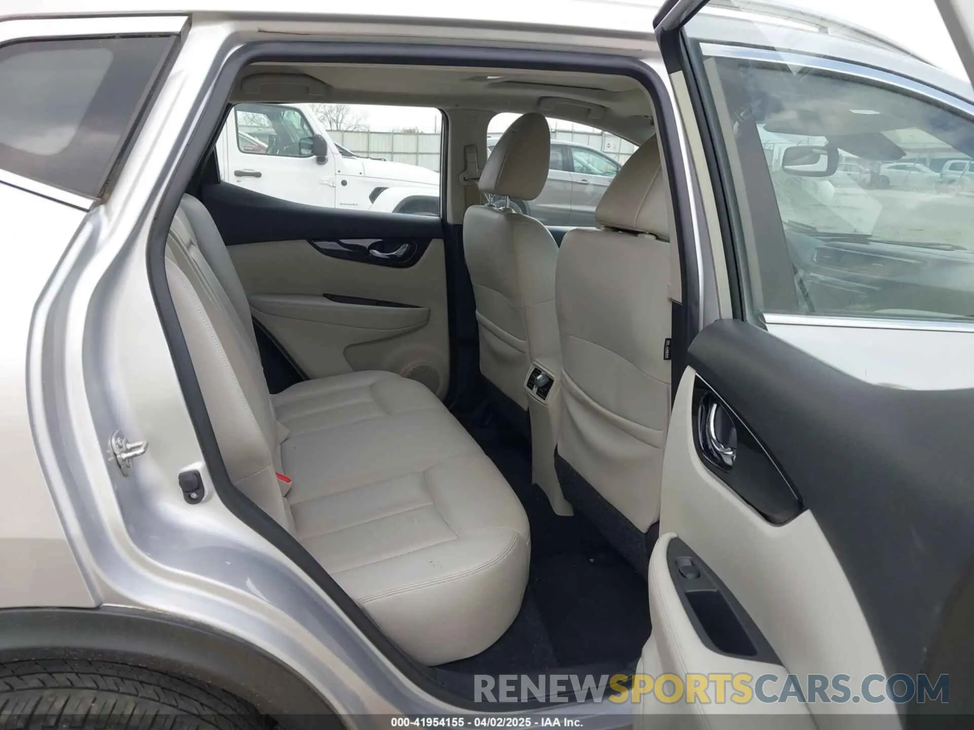 8 fotografías del automóvil dañado JN1BJ1CP0KW234324 NISSAN ROGUE SPORT 2019