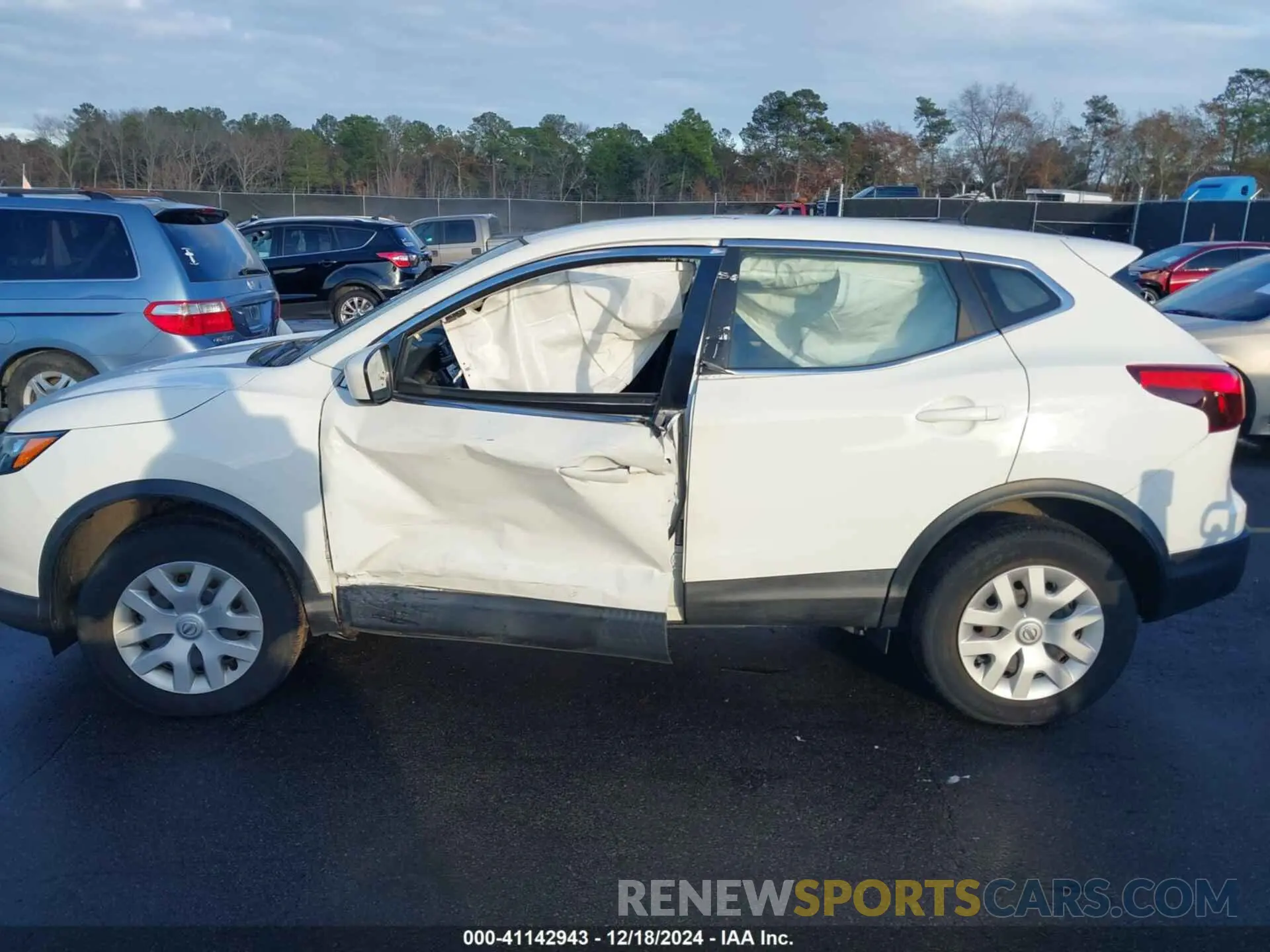 13 fotografías del automóvil dañado JN1BJ1CP0KW236090 NISSAN ROGUE SPORT 2019