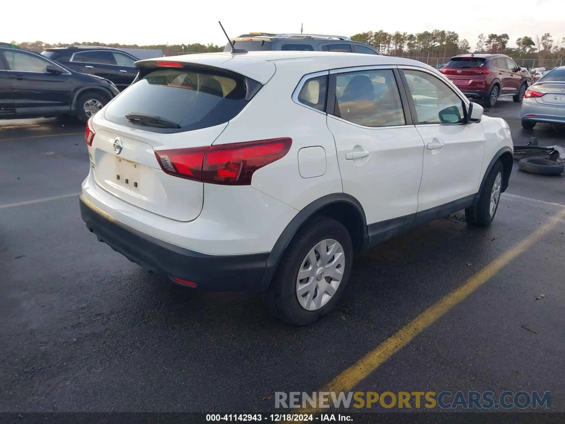 4 fotografías del automóvil dañado JN1BJ1CP0KW236090 NISSAN ROGUE SPORT 2019