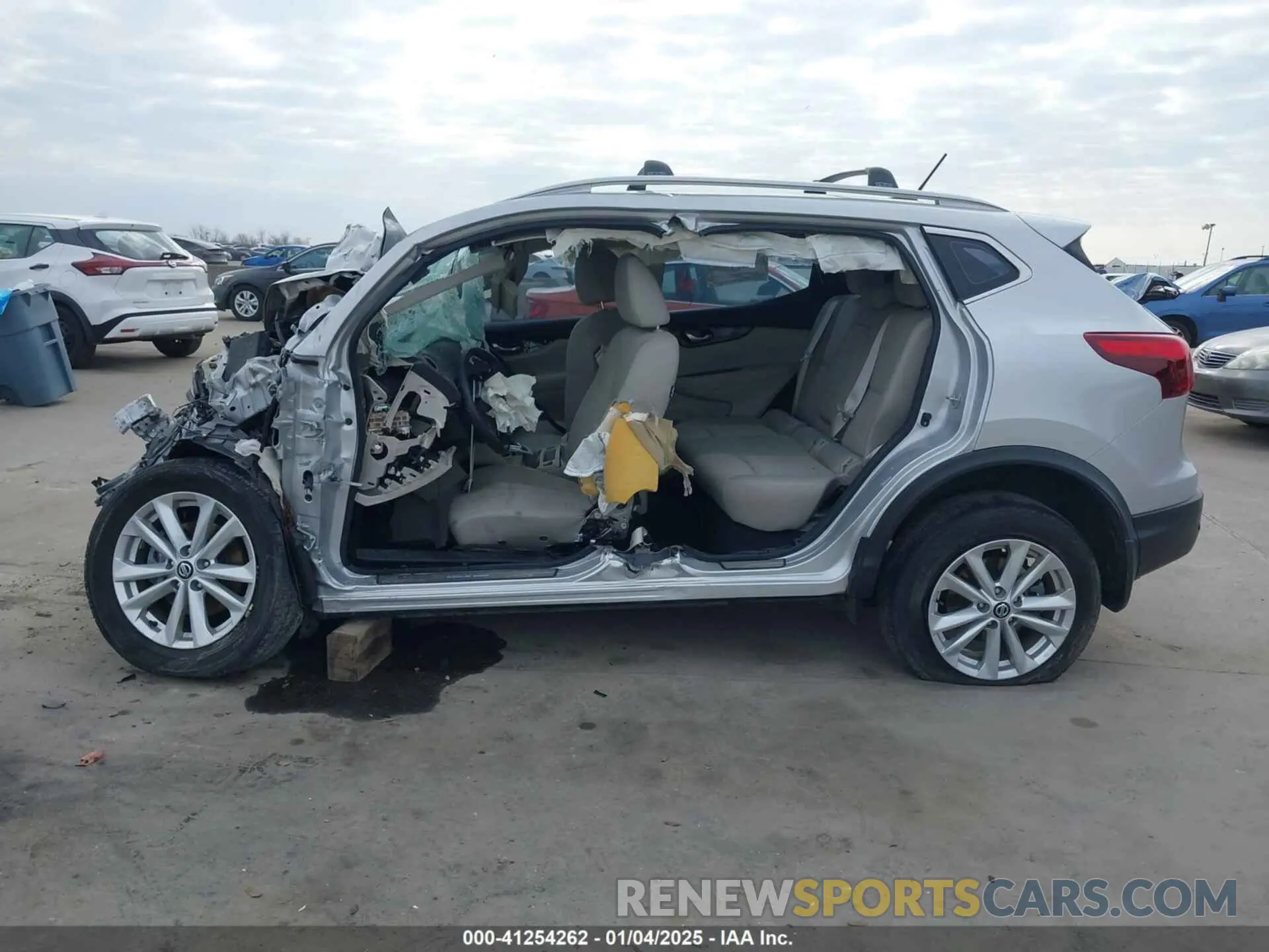 15 fotografías del automóvil dañado JN1BJ1CP1KW232758 NISSAN ROGUE SPORT 2019