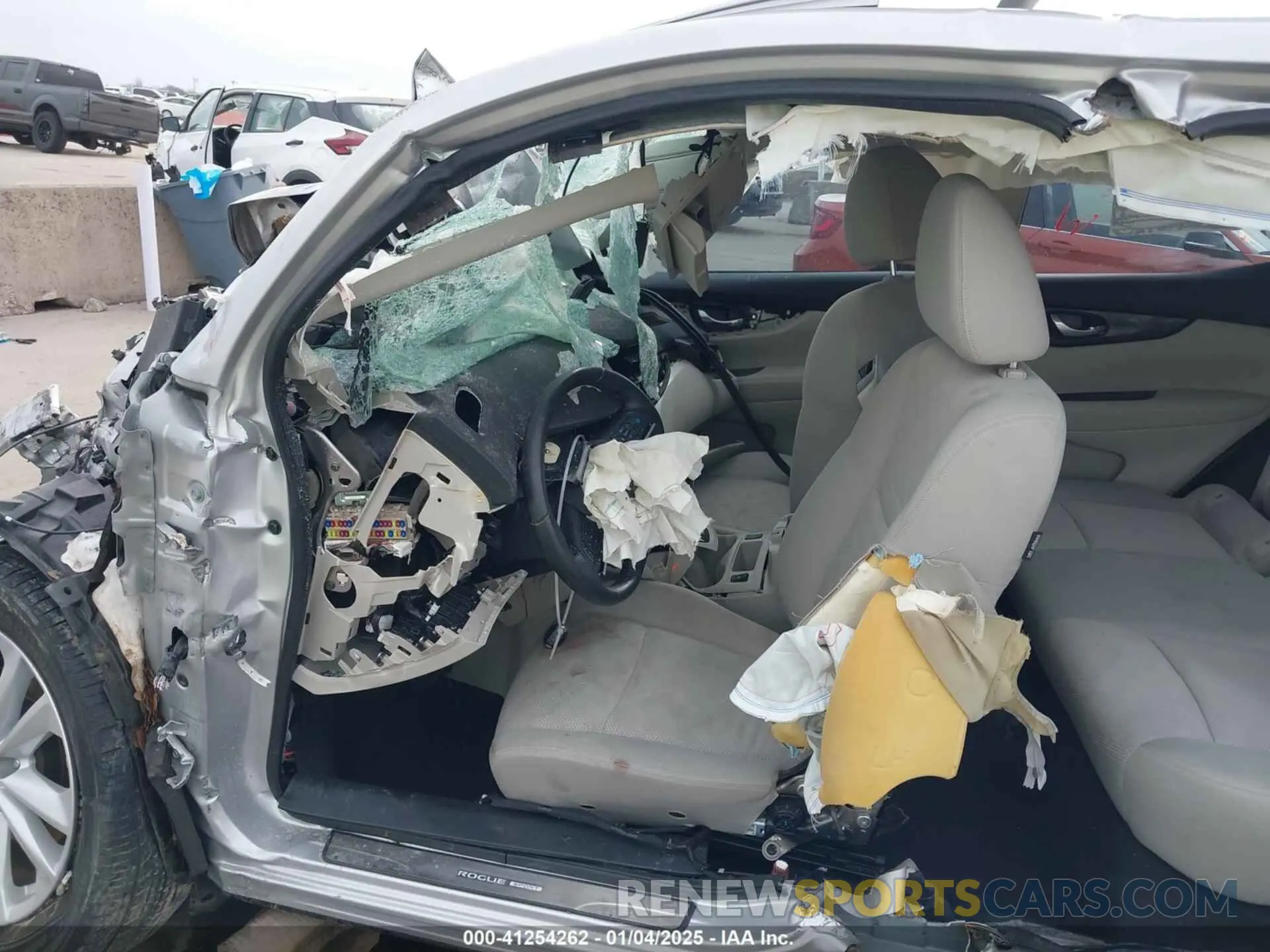 5 fotografías del automóvil dañado JN1BJ1CP1KW232758 NISSAN ROGUE SPORT 2019