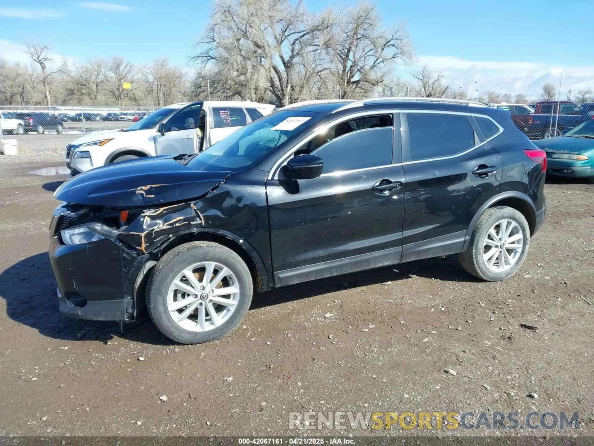2 fotografías del automóvil dañado JN1BJ1CP1KW236552 NISSAN ROGUE SPORT 2019