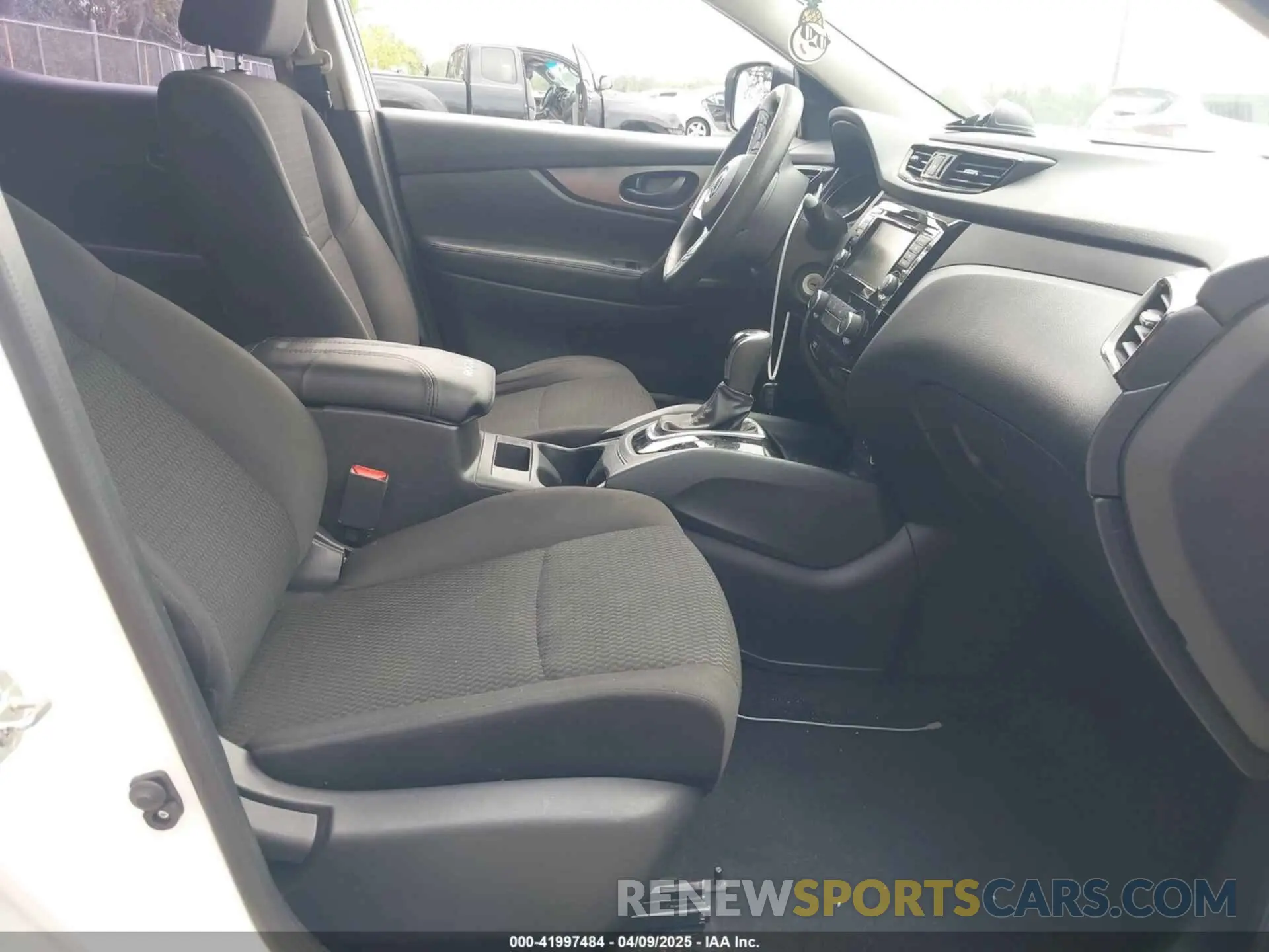 5 fotografías del automóvil dañado JN1BJ1CP2KW238844 NISSAN ROGUE SPORT 2019