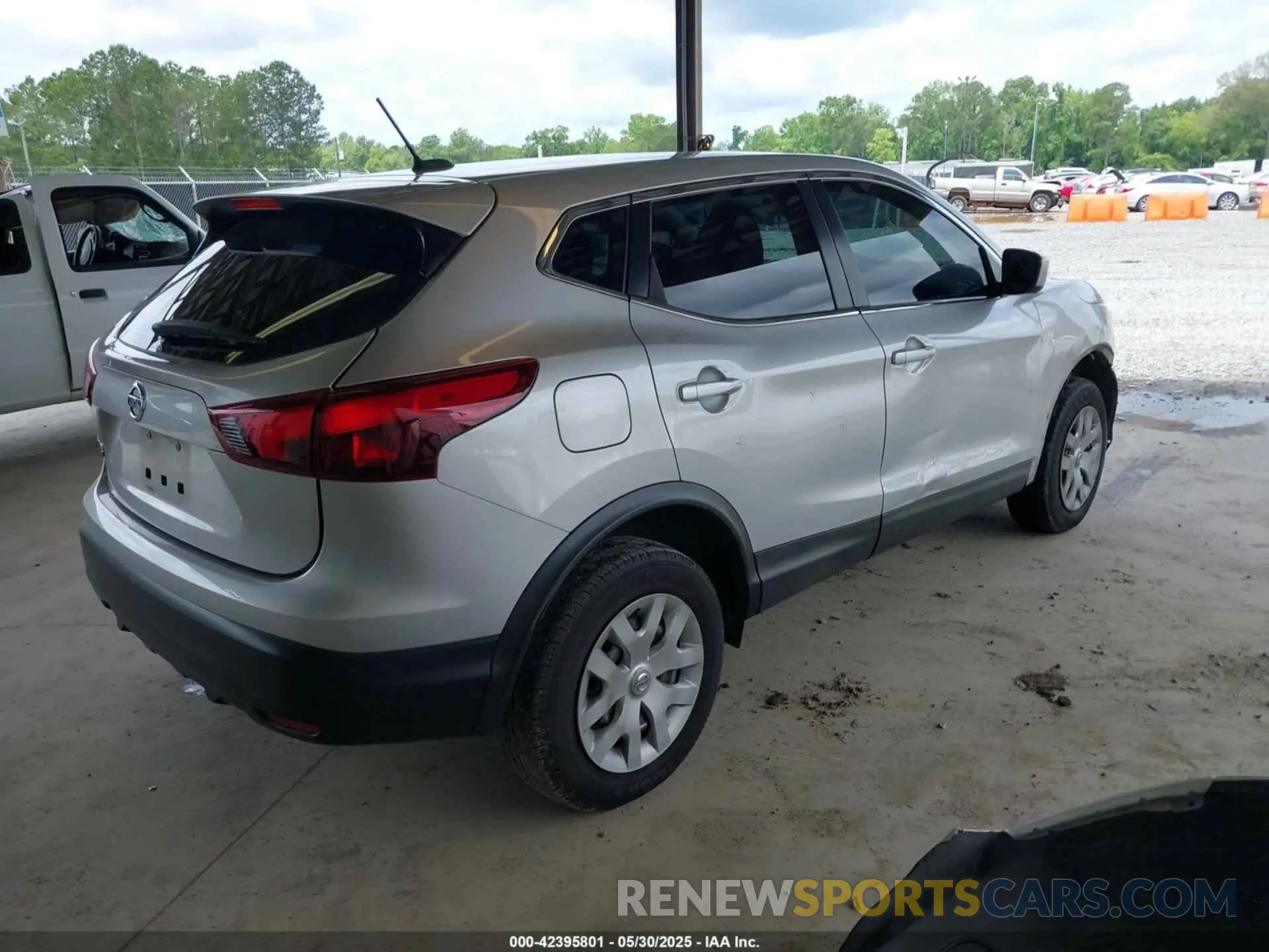 4 fotografías del automóvil dañado JN1BJ1CP3KW221096 NISSAN ROGUE SPORT 2019