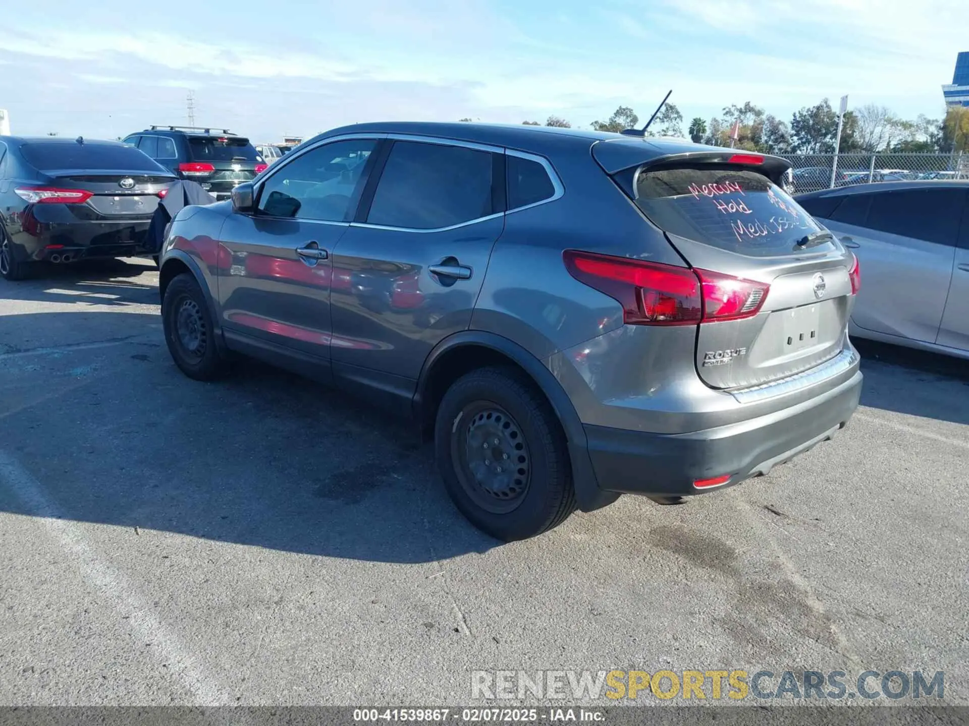 3 fotografías del automóvil dañado JN1BJ1CP4KW213296 NISSAN ROGUE SPORT 2019