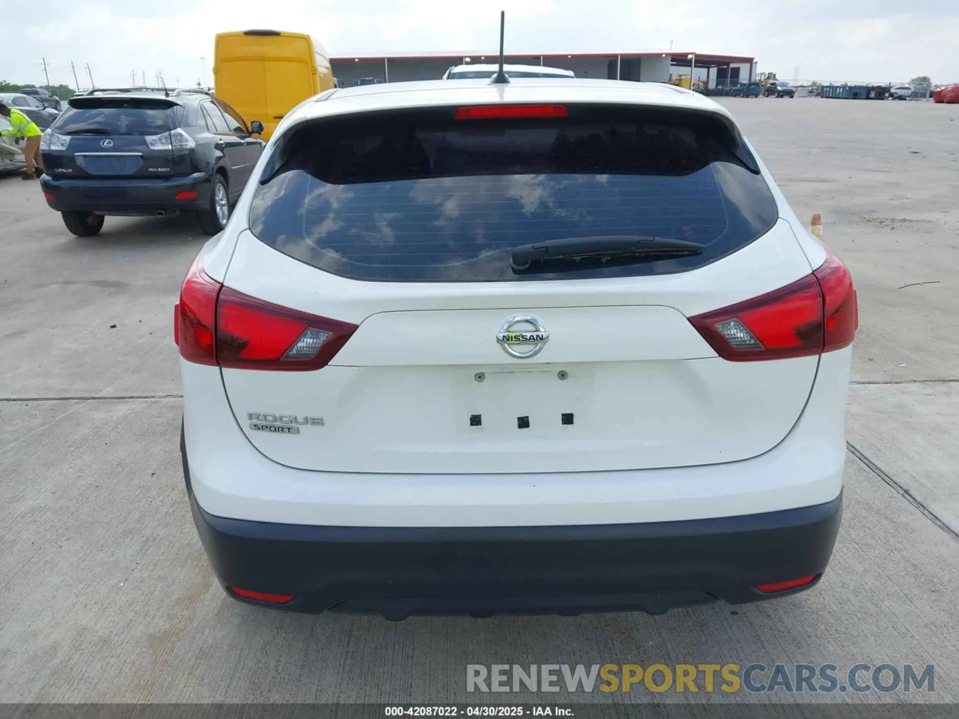 16 fotografías del automóvil dañado JN1BJ1CP4KW239090 NISSAN ROGUE SPORT 2019