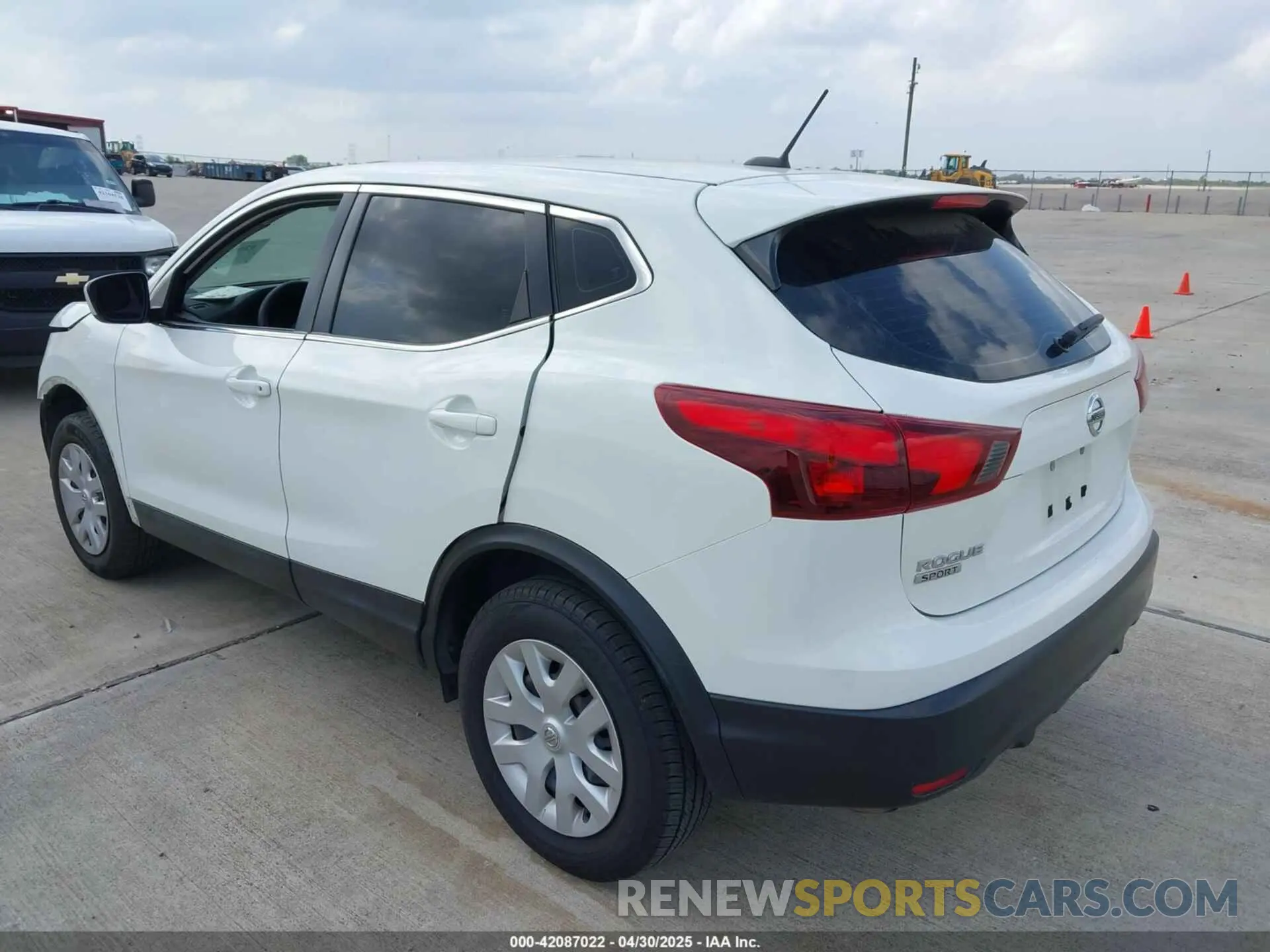 3 fotografías del automóvil dañado JN1BJ1CP4KW239090 NISSAN ROGUE SPORT 2019