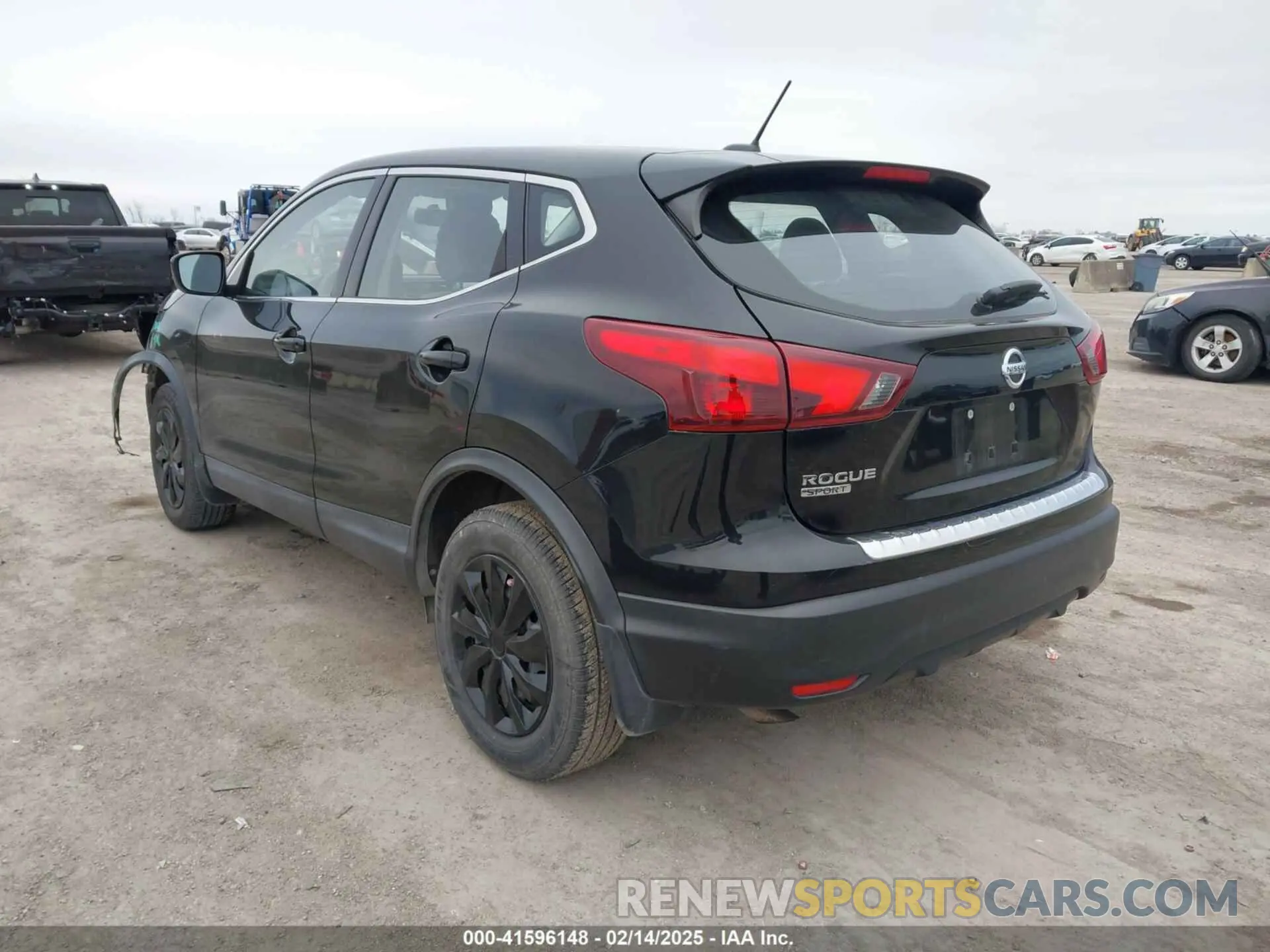 3 fotografías del automóvil dañado JN1BJ1CP4KW520483 NISSAN ROGUE SPORT 2019