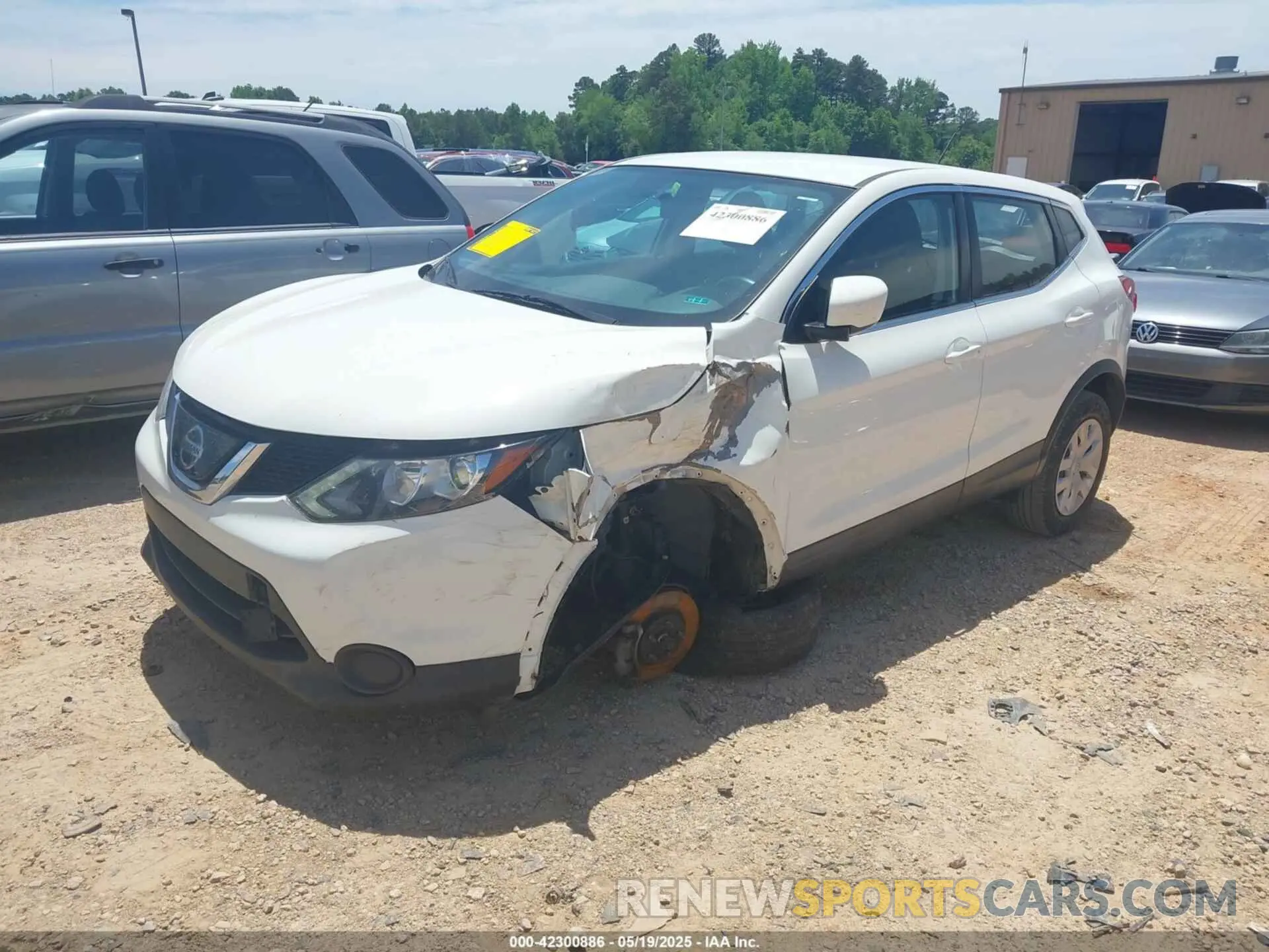 2 fotografías del automóvil dañado JN1BJ1CP5KW240376 NISSAN ROGUE SPORT 2019