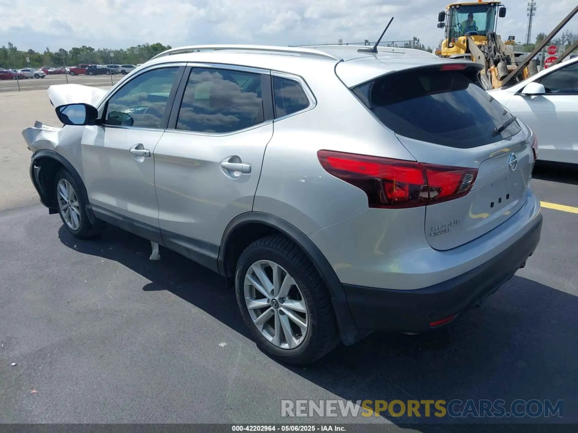 3 fotografías del automóvil dañado JN1BJ1CP5KW522596 NISSAN ROGUE SPORT 2019