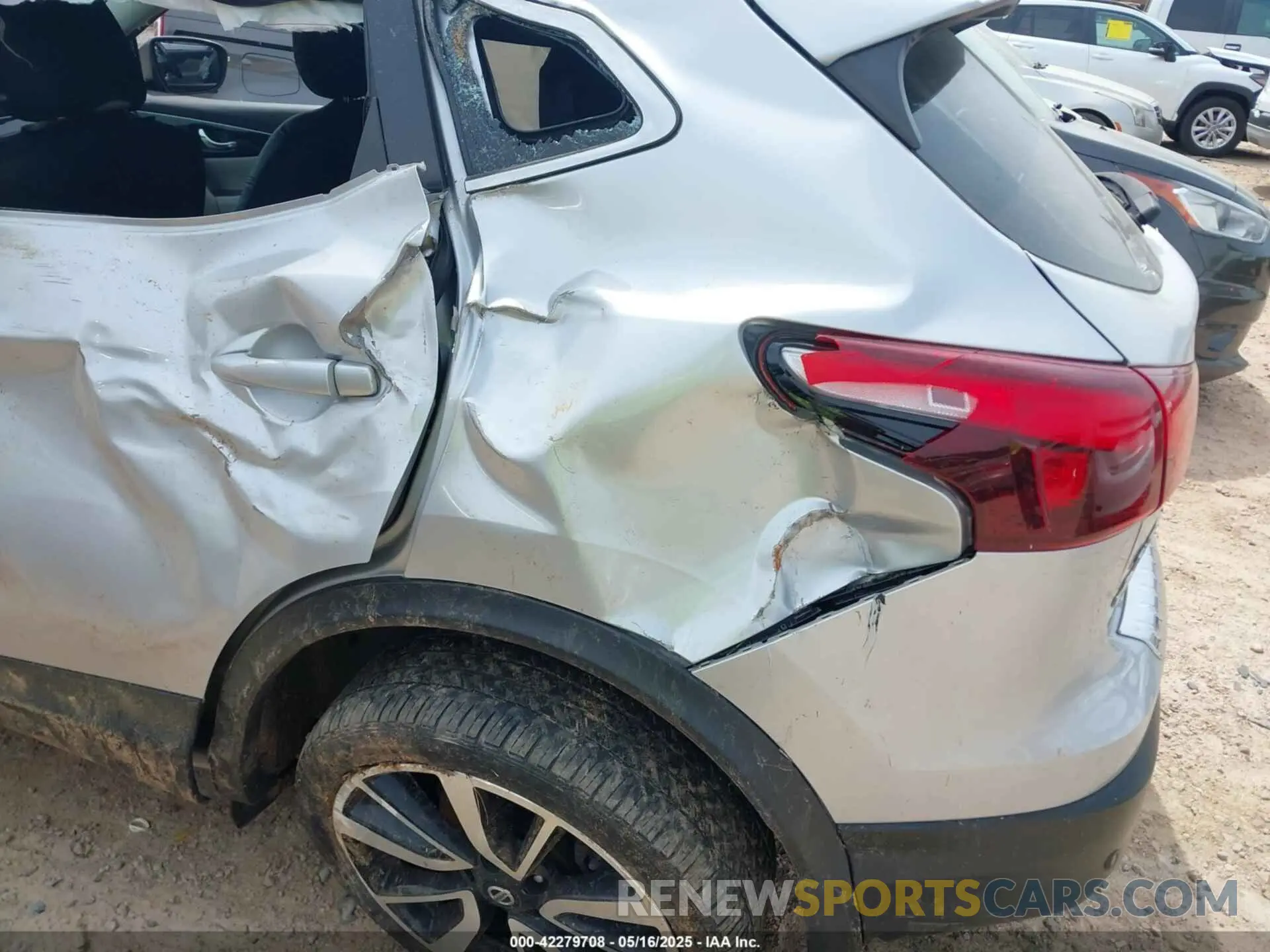 13 fotografías del automóvil dañado JN1BJ1CP5KW528298 NISSAN ROGUE SPORT 2019