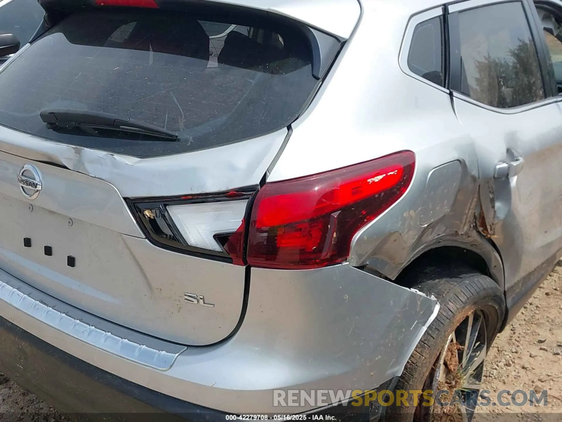 15 fotografías del automóvil dañado JN1BJ1CP5KW528298 NISSAN ROGUE SPORT 2019