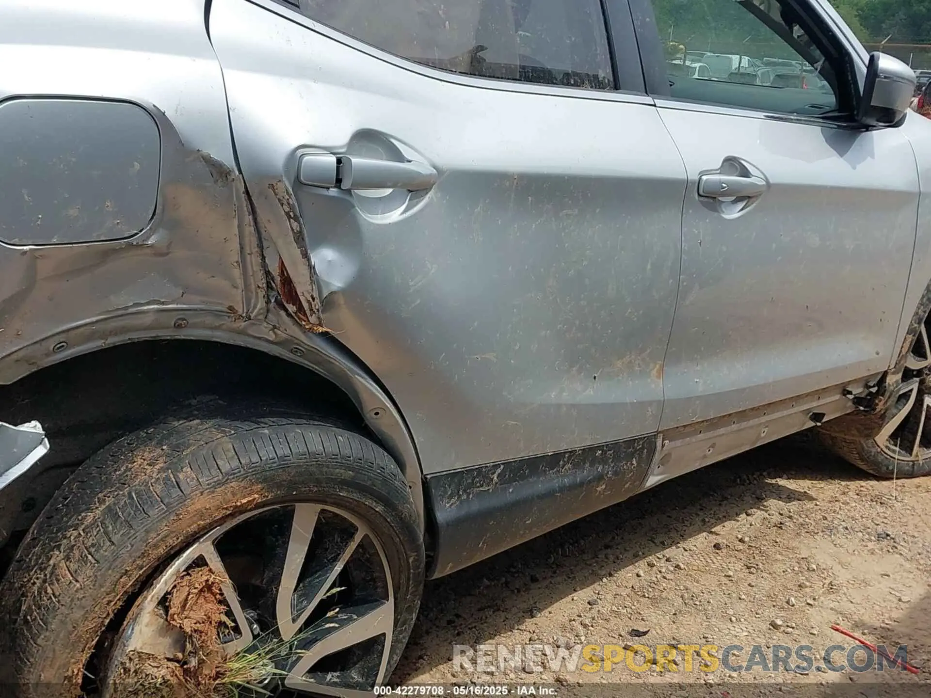 16 fotografías del automóvil dañado JN1BJ1CP5KW528298 NISSAN ROGUE SPORT 2019