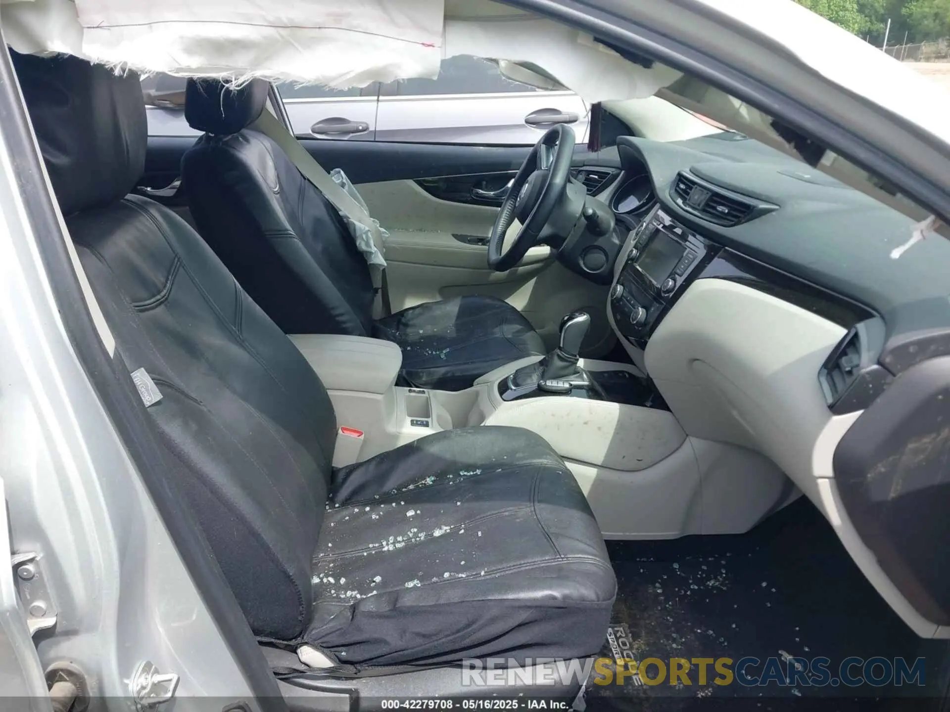 5 fotografías del automóvil dañado JN1BJ1CP5KW528298 NISSAN ROGUE SPORT 2019
