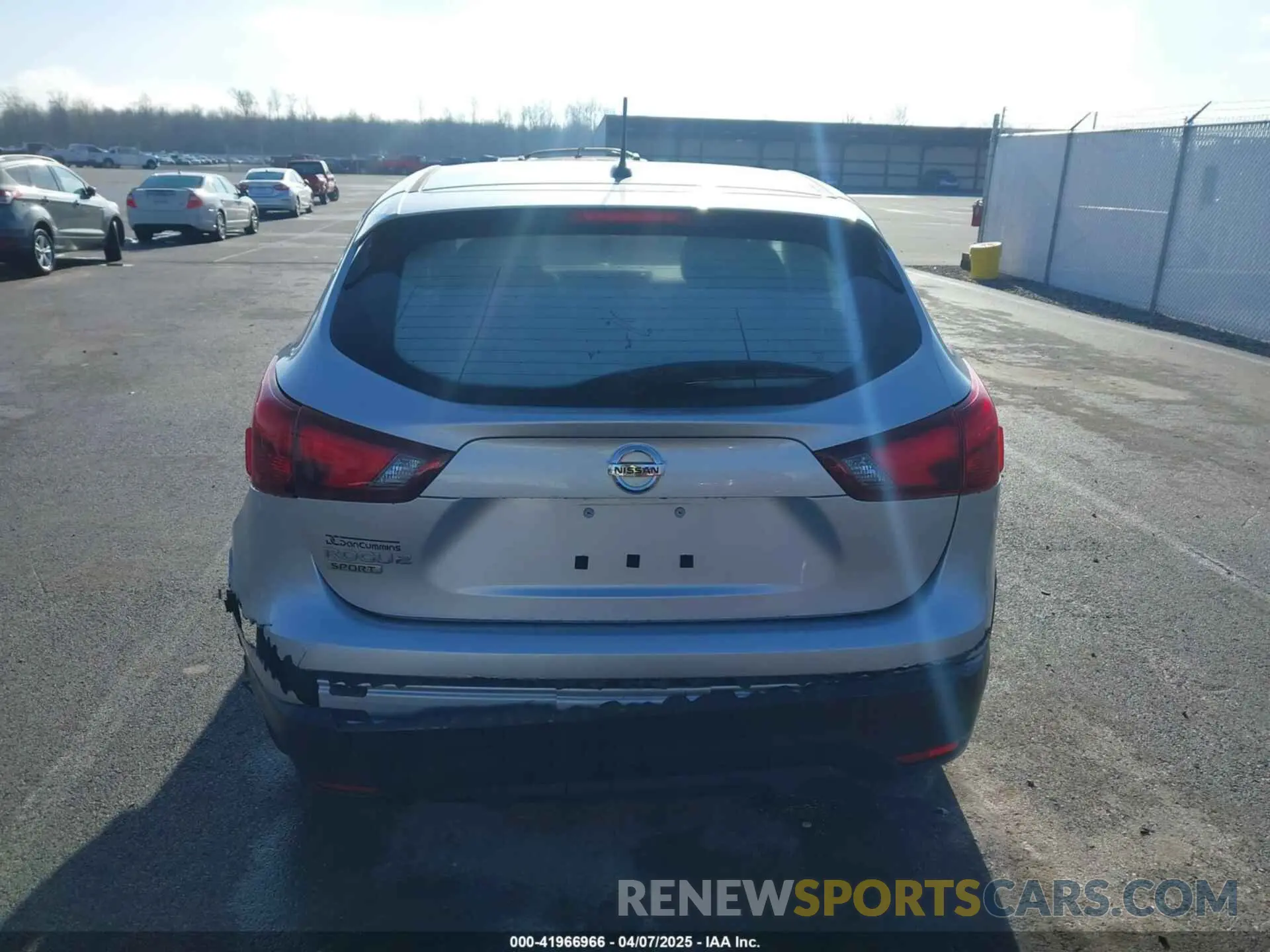 17 fotografías del automóvil dañado JN1BJ1CP6KW211405 NISSAN ROGUE SPORT 2019