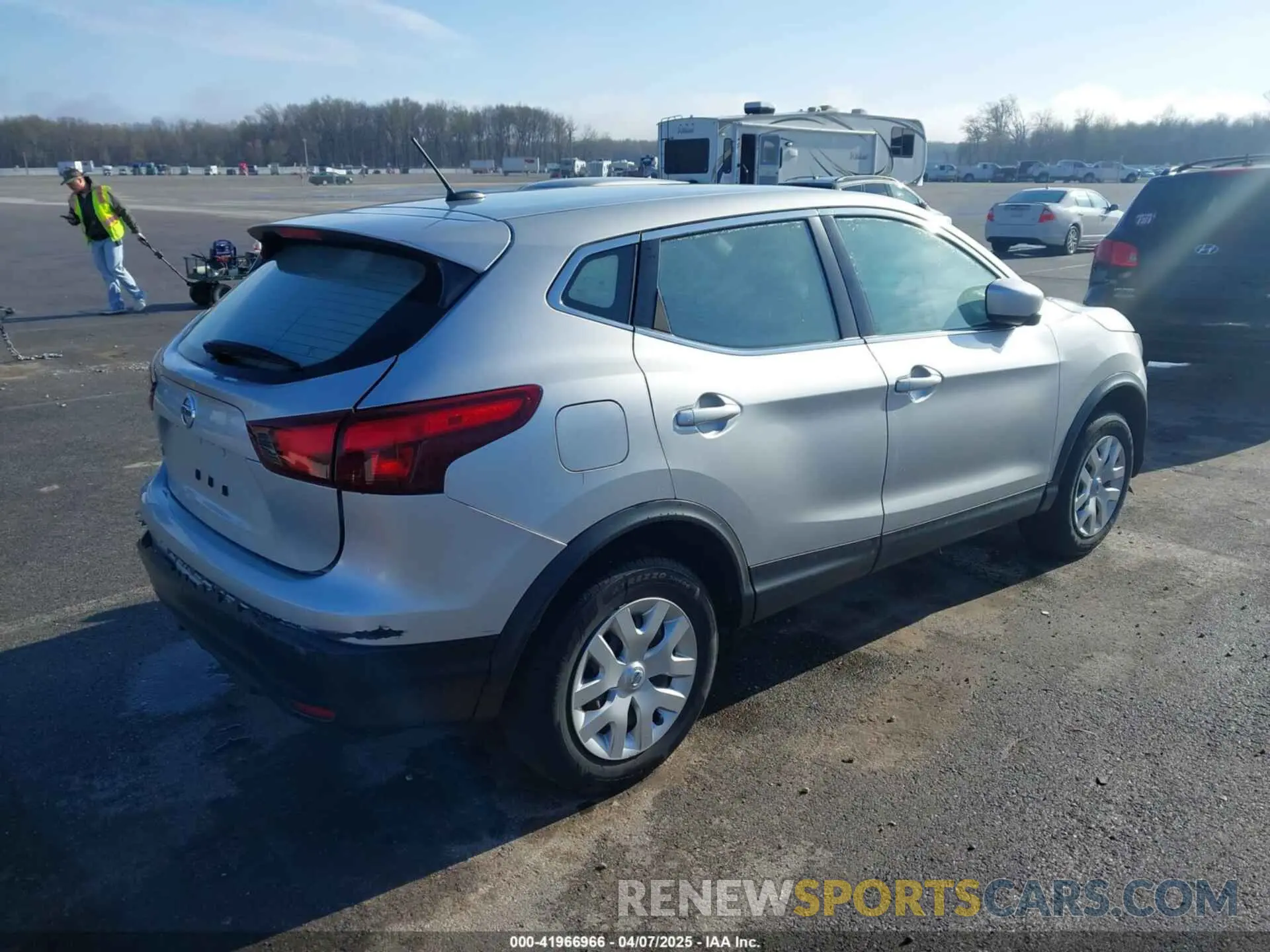 4 fotografías del automóvil dañado JN1BJ1CP6KW211405 NISSAN ROGUE SPORT 2019