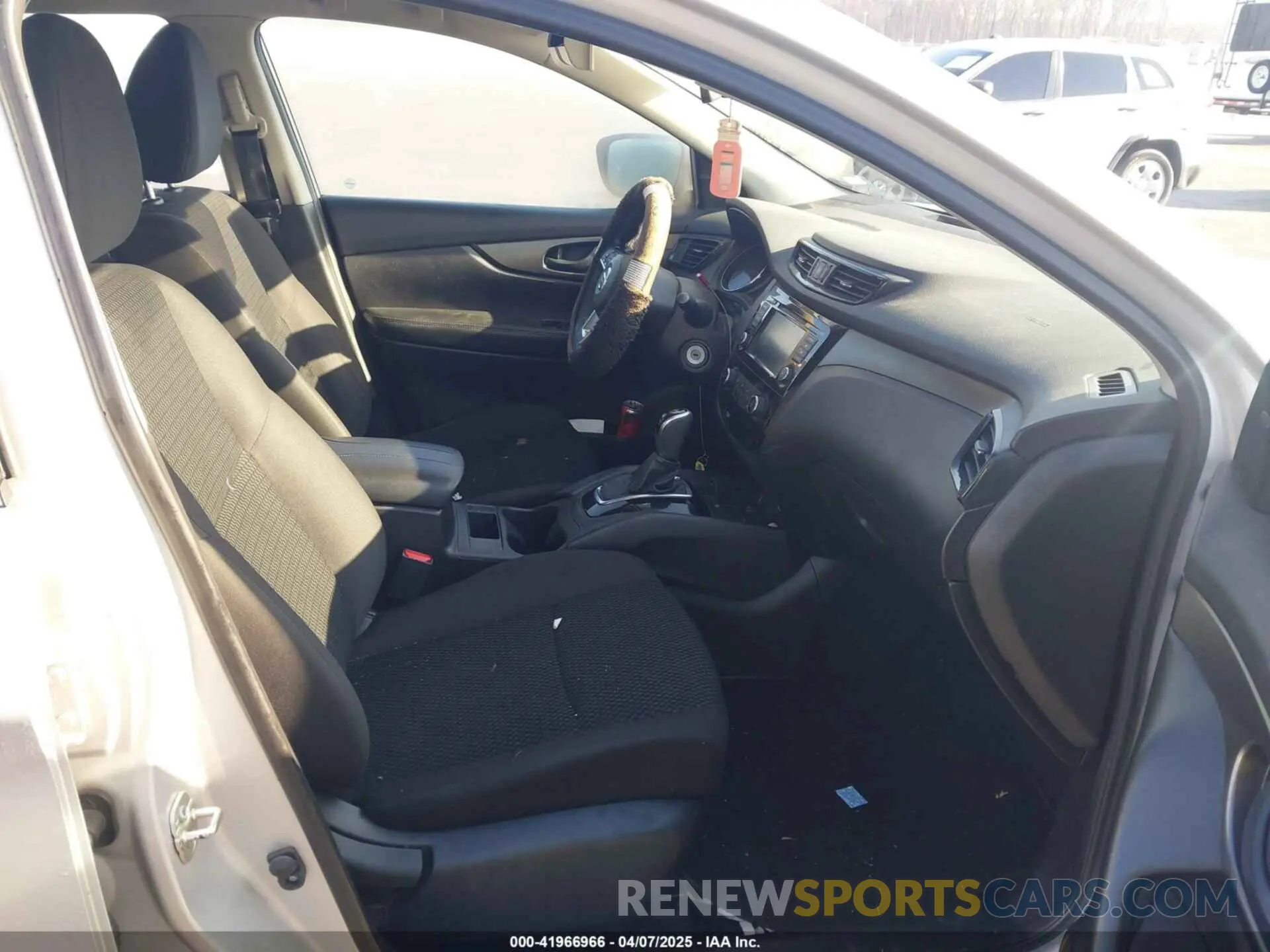 5 fotografías del automóvil dañado JN1BJ1CP6KW211405 NISSAN ROGUE SPORT 2019