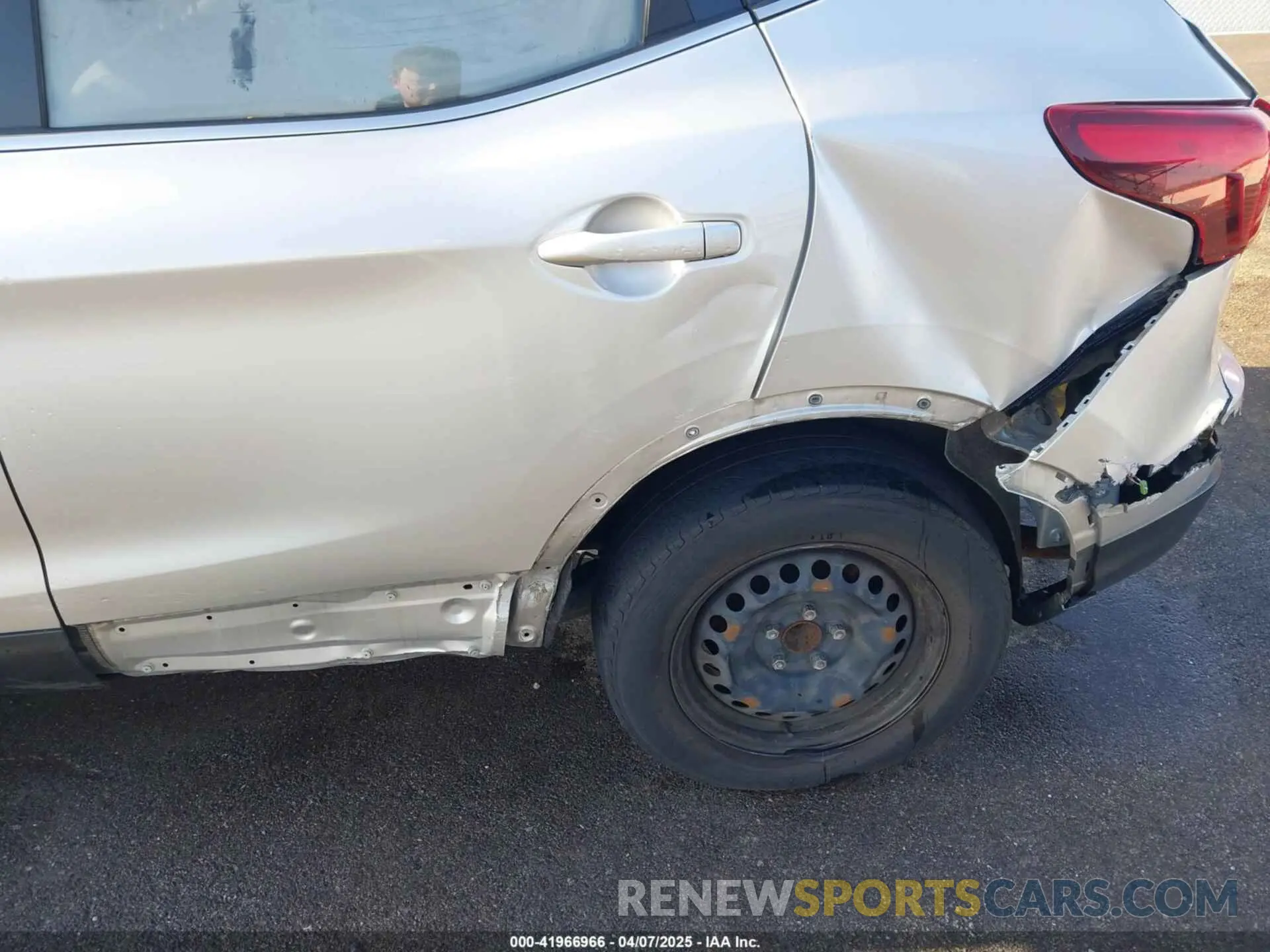 6 fotografías del automóvil dañado JN1BJ1CP6KW211405 NISSAN ROGUE SPORT 2019