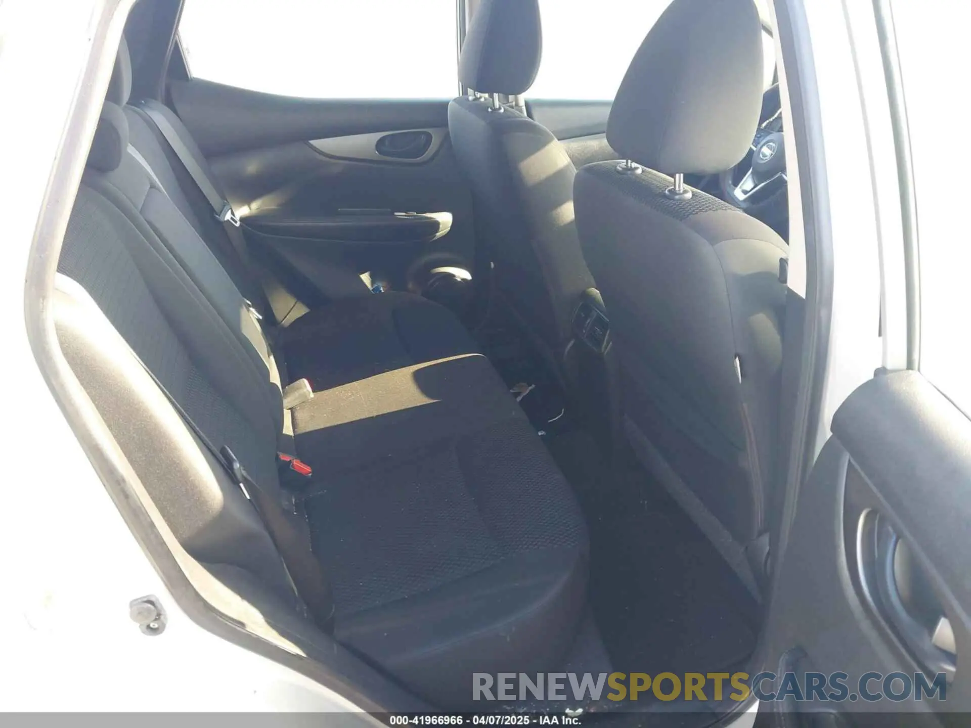 8 fotografías del automóvil dañado JN1BJ1CP6KW211405 NISSAN ROGUE SPORT 2019